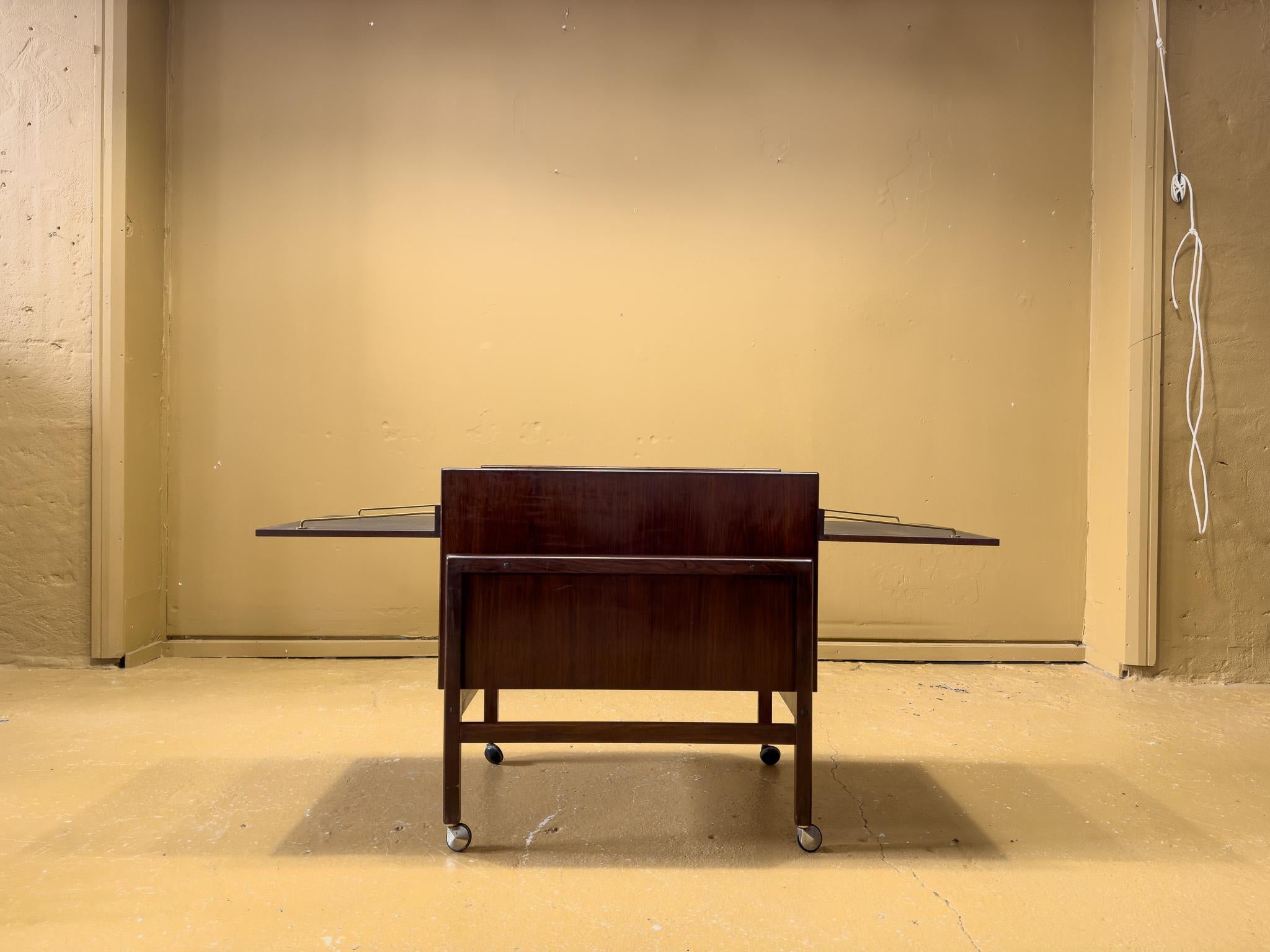 Dyrlund Dry Bar Cart In Good Condition For Sale In London, GB