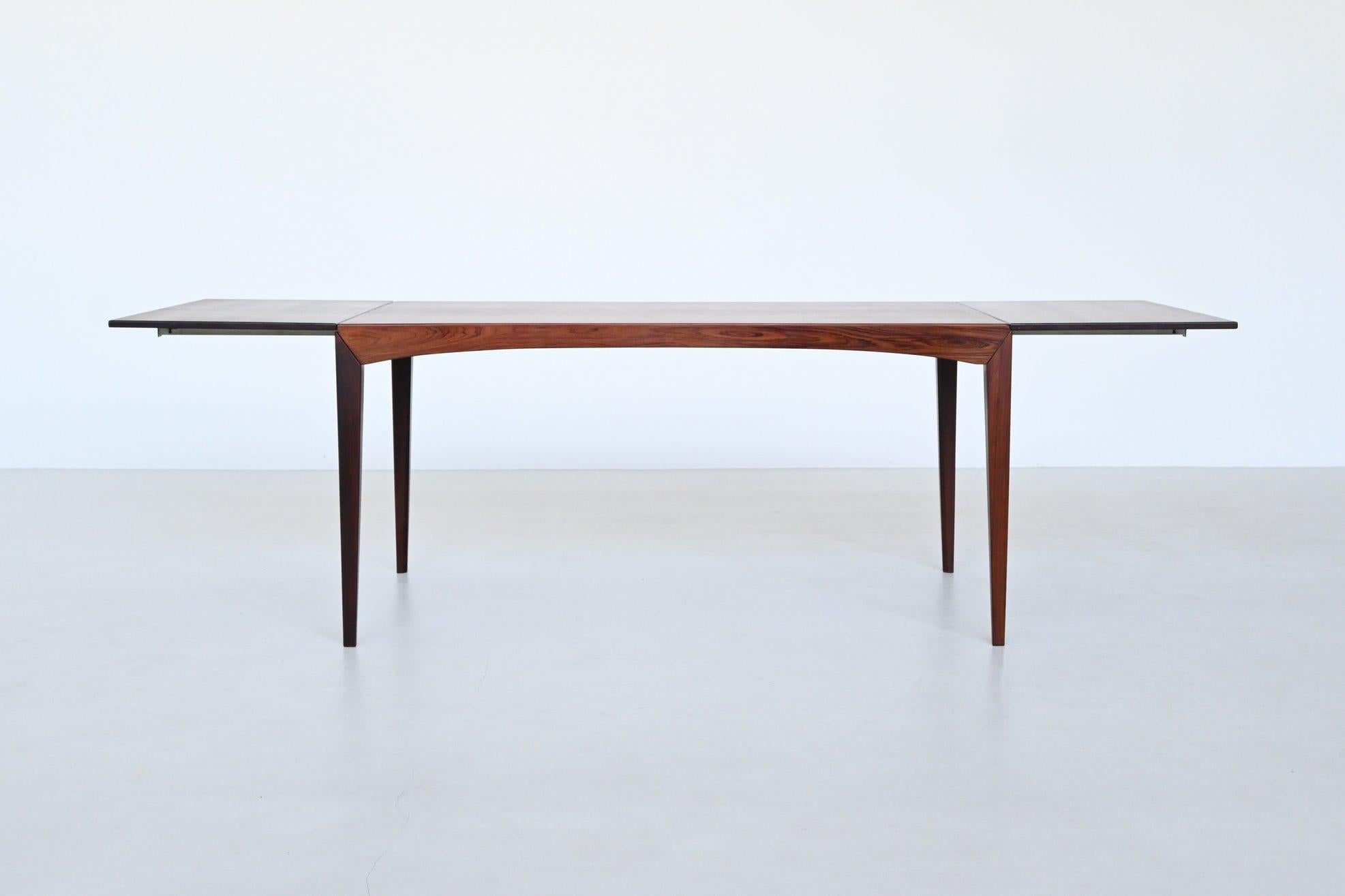 Mid-Century Modern Dyrlund extendable dining table in rosewood Denmark 1960