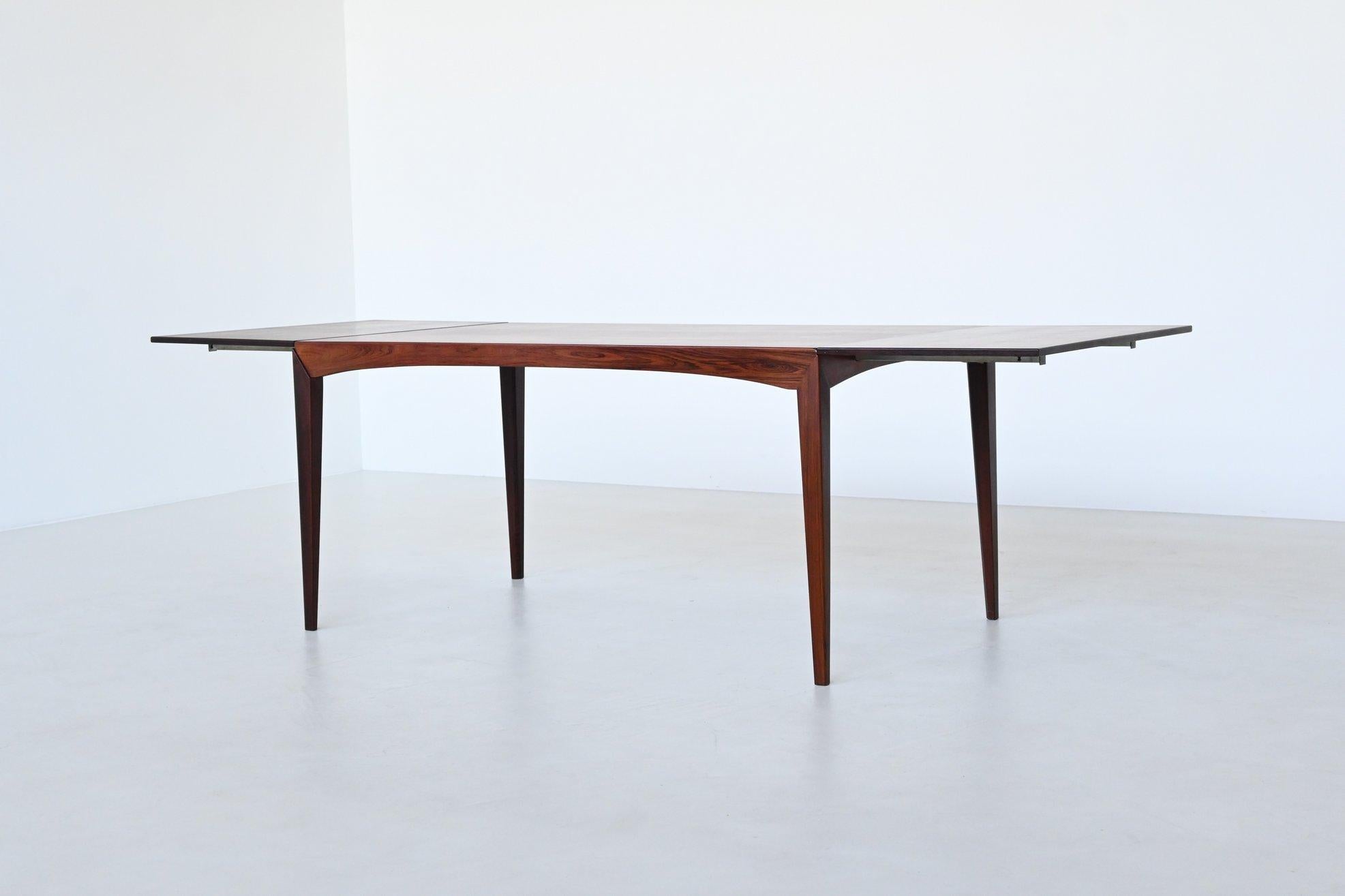 Danish Dyrlund extendable dining table in rosewood Denmark 1960