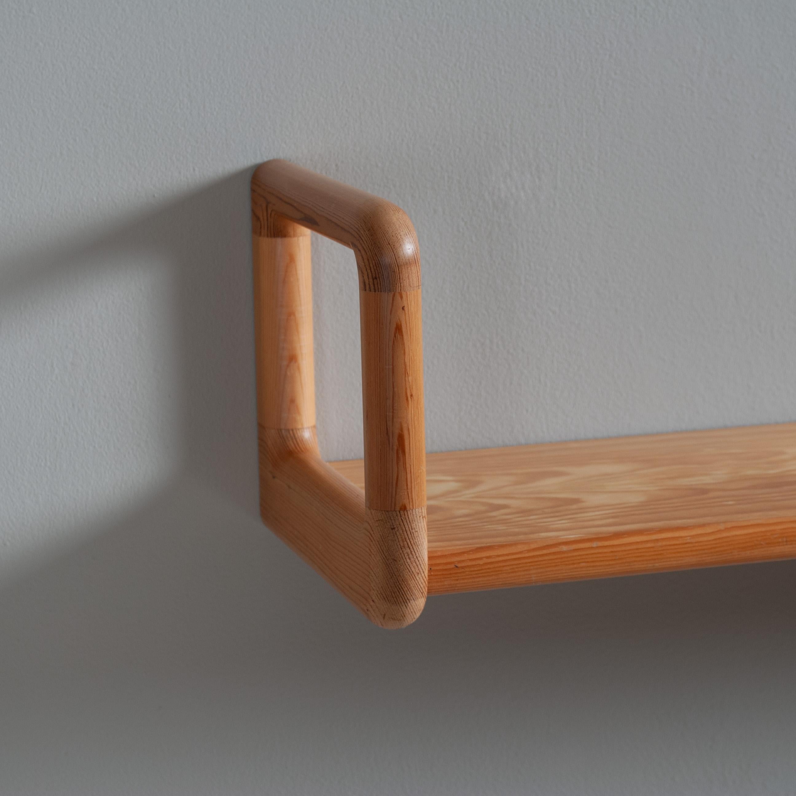 Dyrlund Floating Shelf 2
