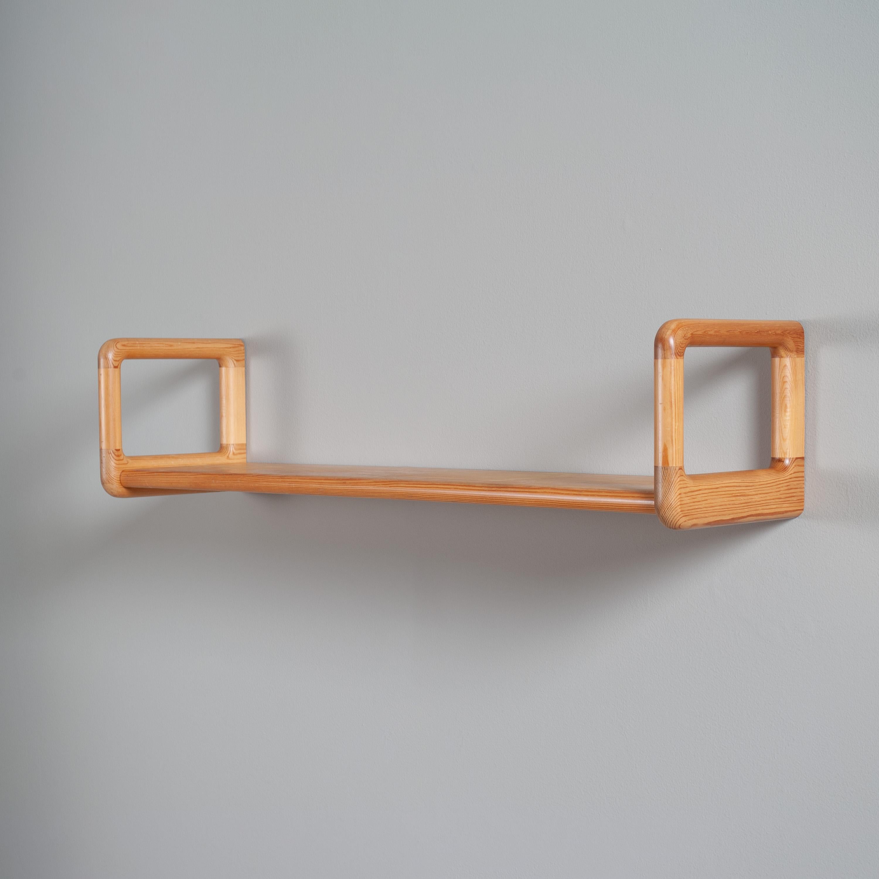 Pine Dyrlund Floating Shelf