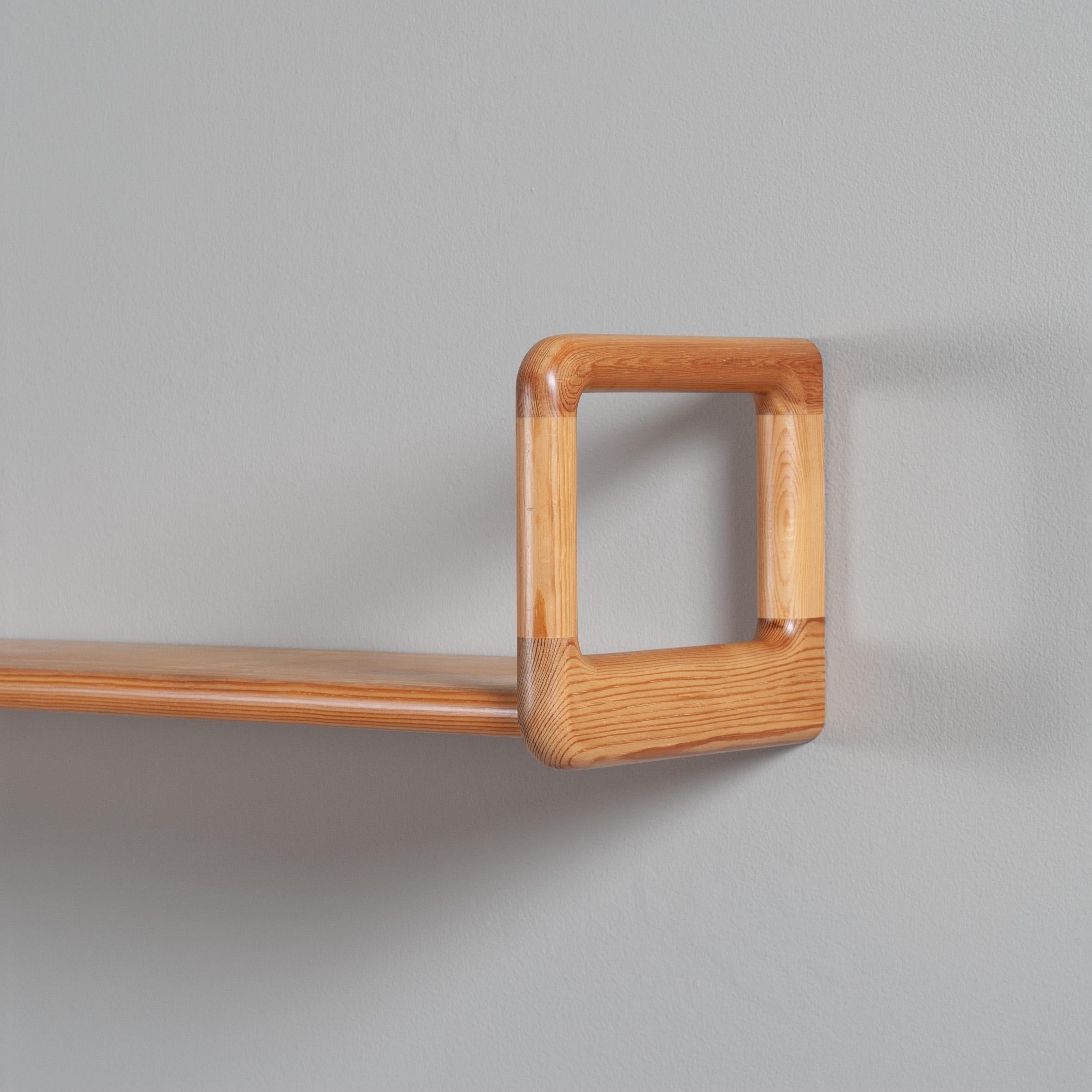Dyrlund Floating Shelf 1