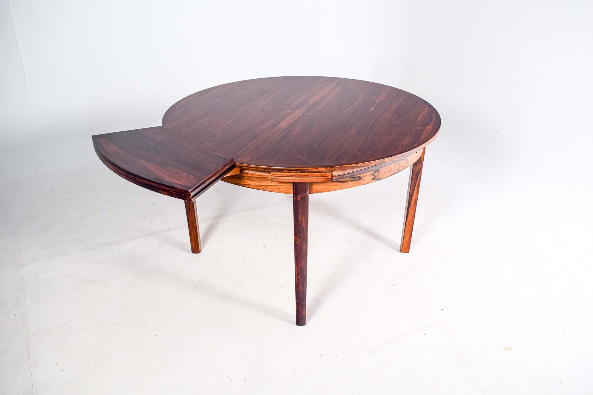 Mid-20th Century Dyrlund Lotus Mid Century Rosewood Flip Flap Expanding Round Dining Table