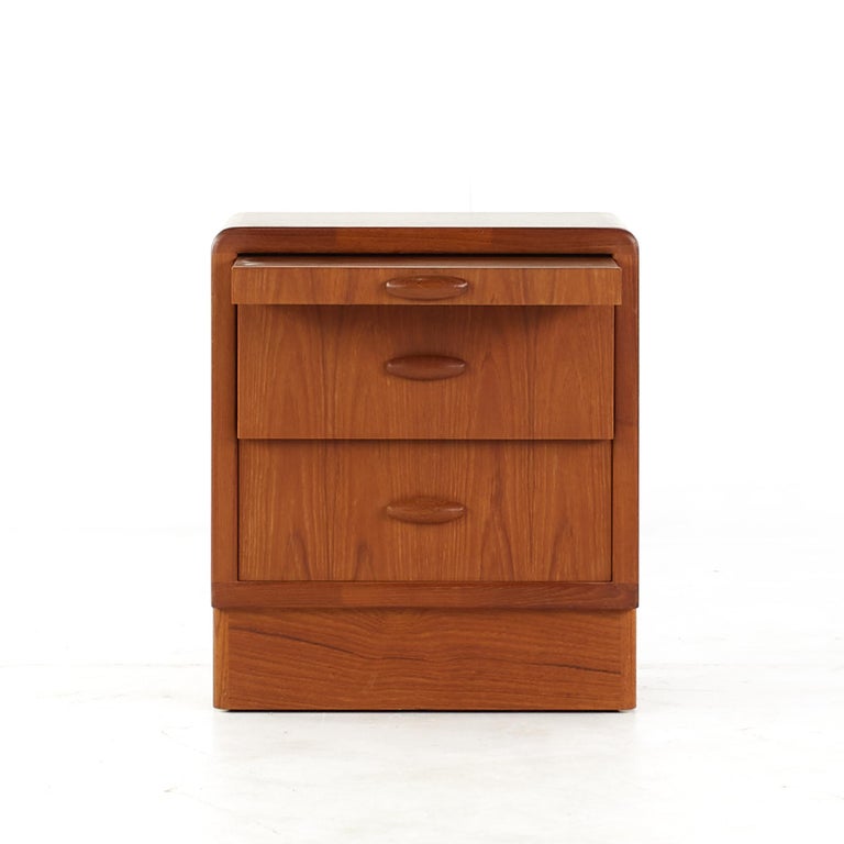 Dyrlund MidCentury Danish Teak Nightstands, Pair For Sale at 1stDibs