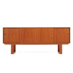 Dyrlund Mid Century Danish Teak Schlittenbein Credenza