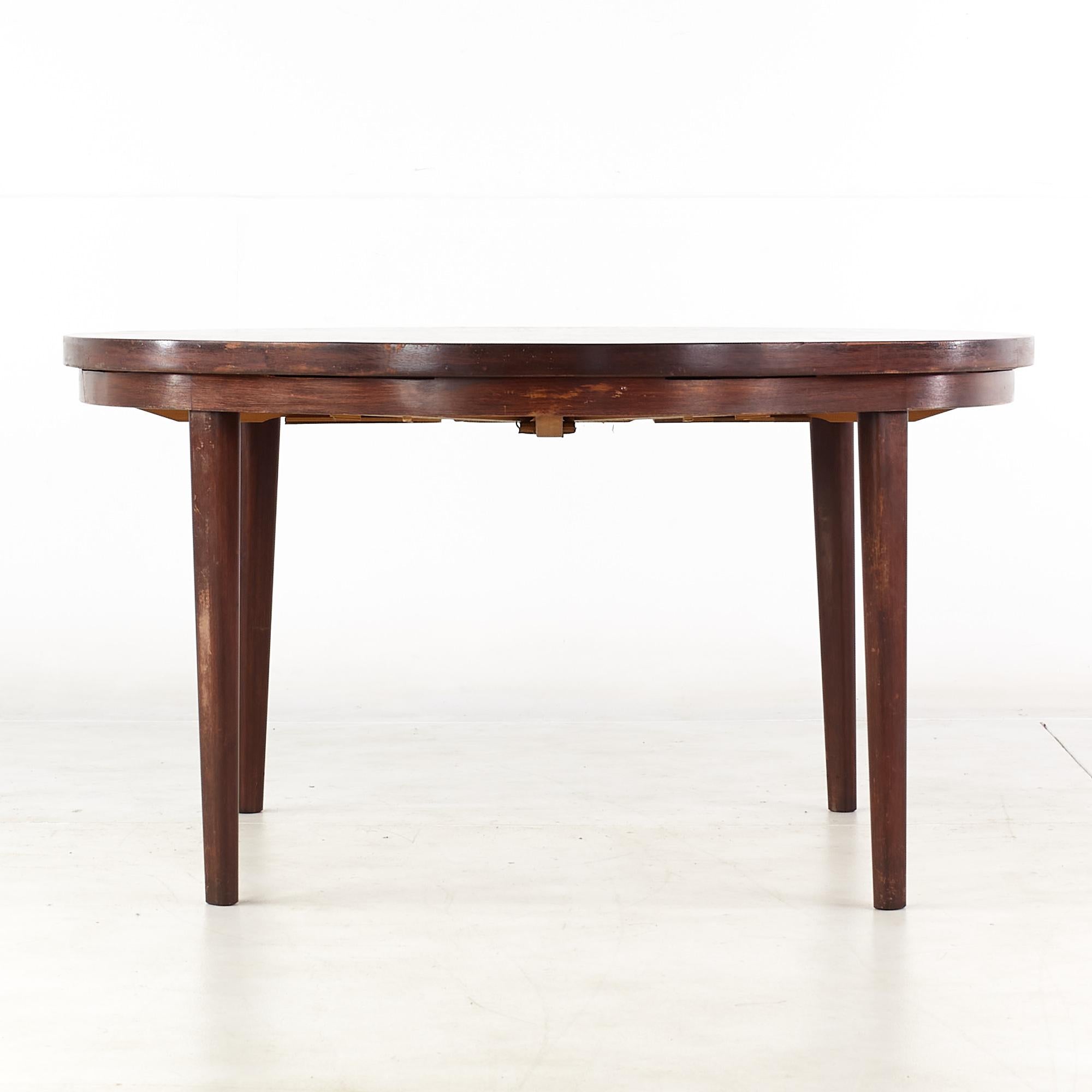 Mid-Century Modern Dyrlund Mid Century Rosewood Lotus Round Expanding Dining Table For Sale