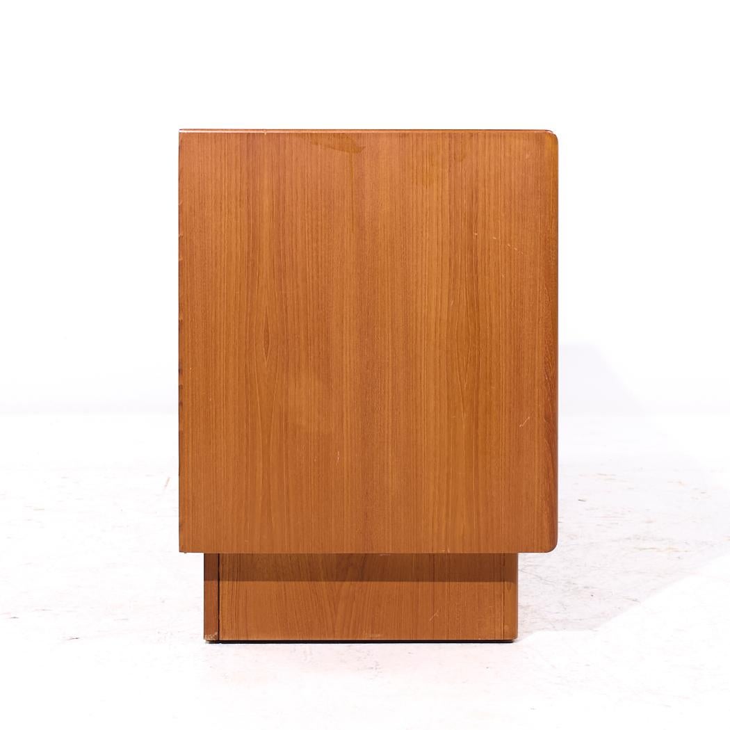 Danese Credenza con anta a tamburo di Dyrlund, metà del secolo scorso in vendita