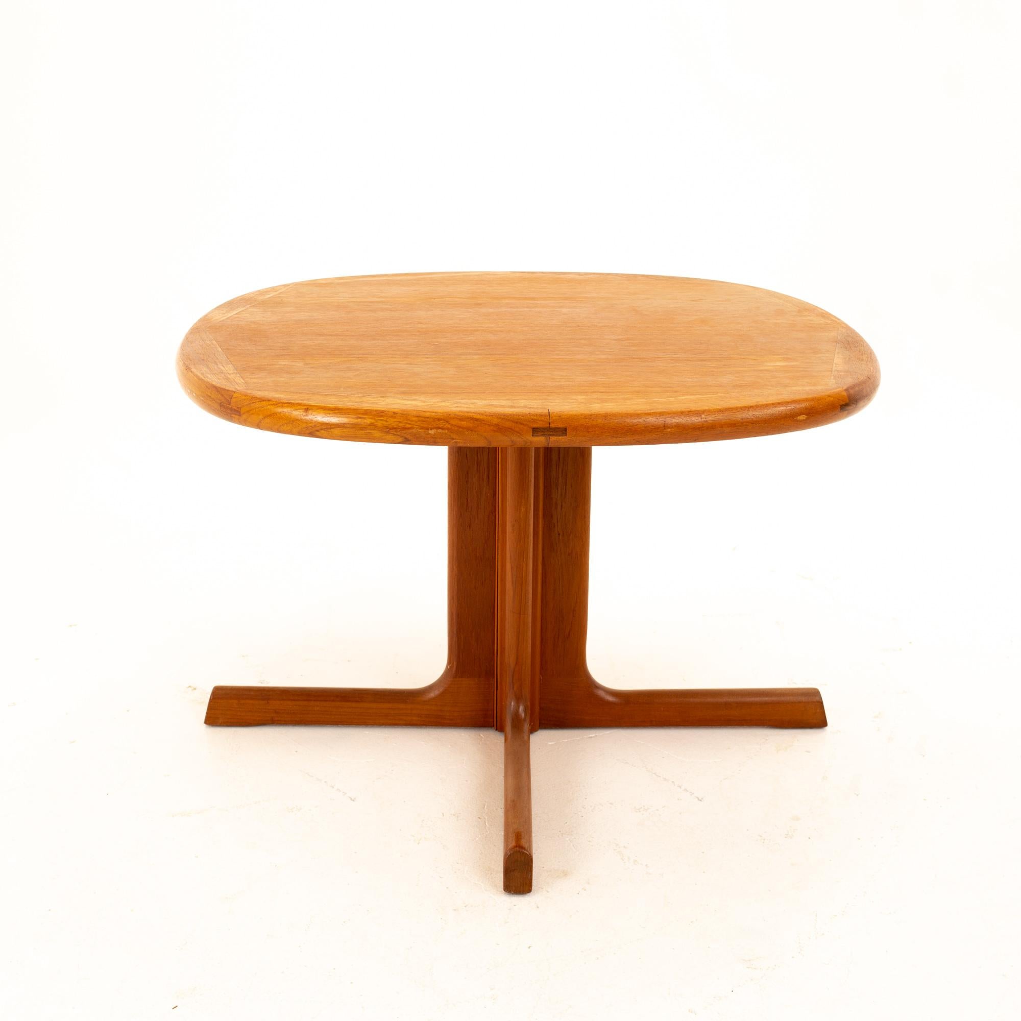 Dyrlund Mid Century Teak Small Round Coffee Table In Good Condition In Countryside, IL