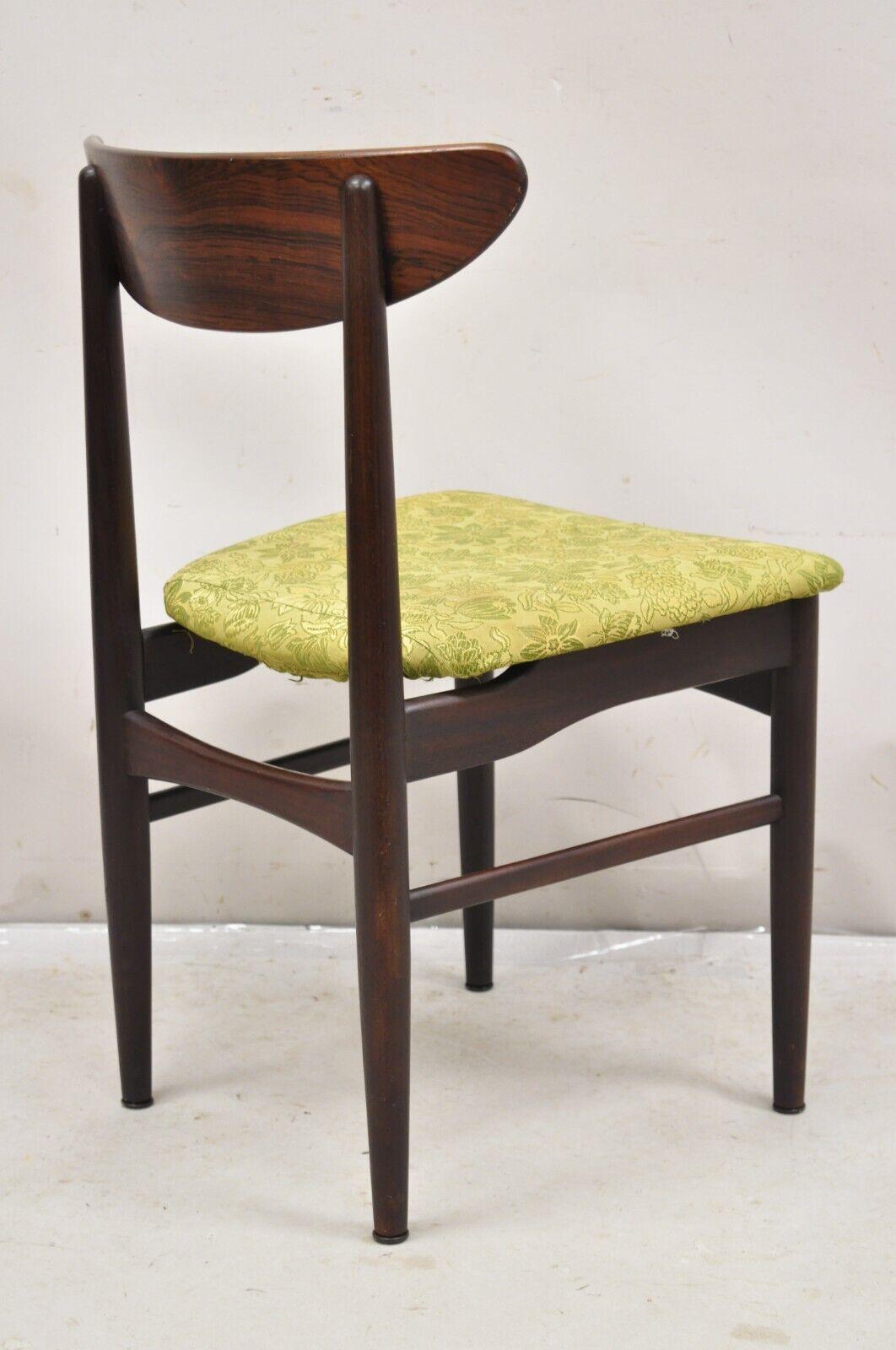 Mid-Century Modern Dyrlund Rosewood Mid Century Danish Modern Curved Back Dining Side Chair (chaise de salle à manger à dossier incurvé) en vente