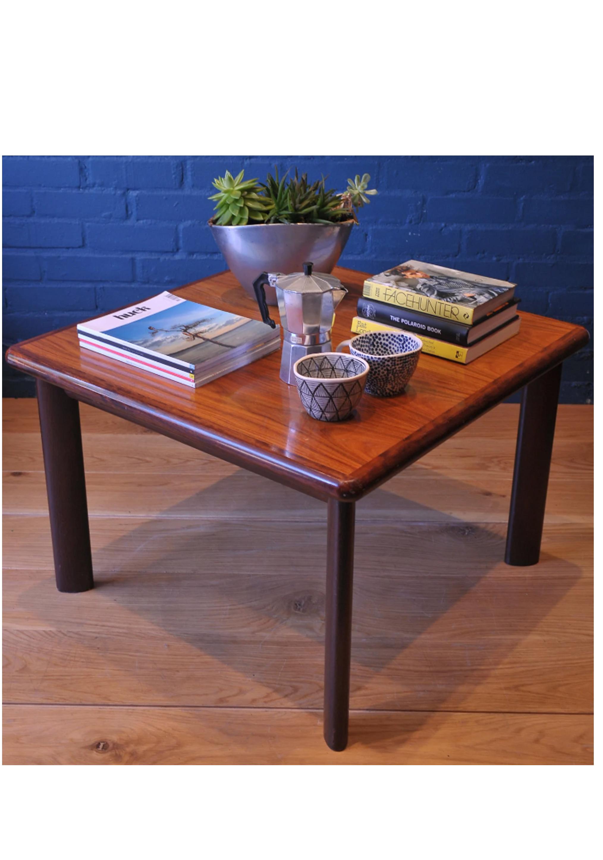 Dyrlund Rosewood & Teak Square Coffee Table Mid Century Made in Denmark 1970s

Rosewood Frame with teak veneered top.

About: Founded in 1960, we at Dyrlund pride ourselves in delivering only the finest quality furniture for high end homes &