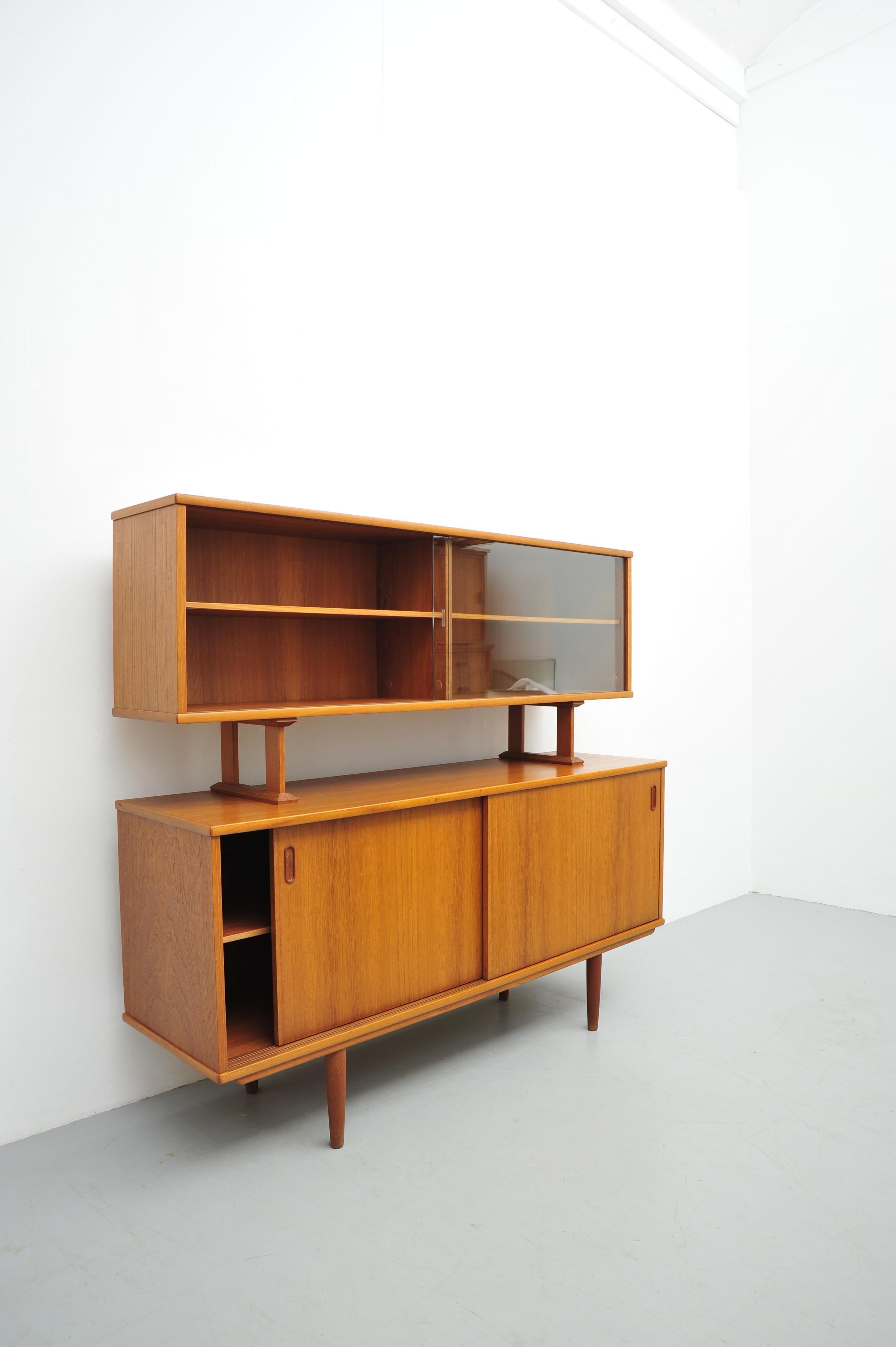 Dyrlund Sideboard mit Aufsatz aus Teakholz For Sale 5