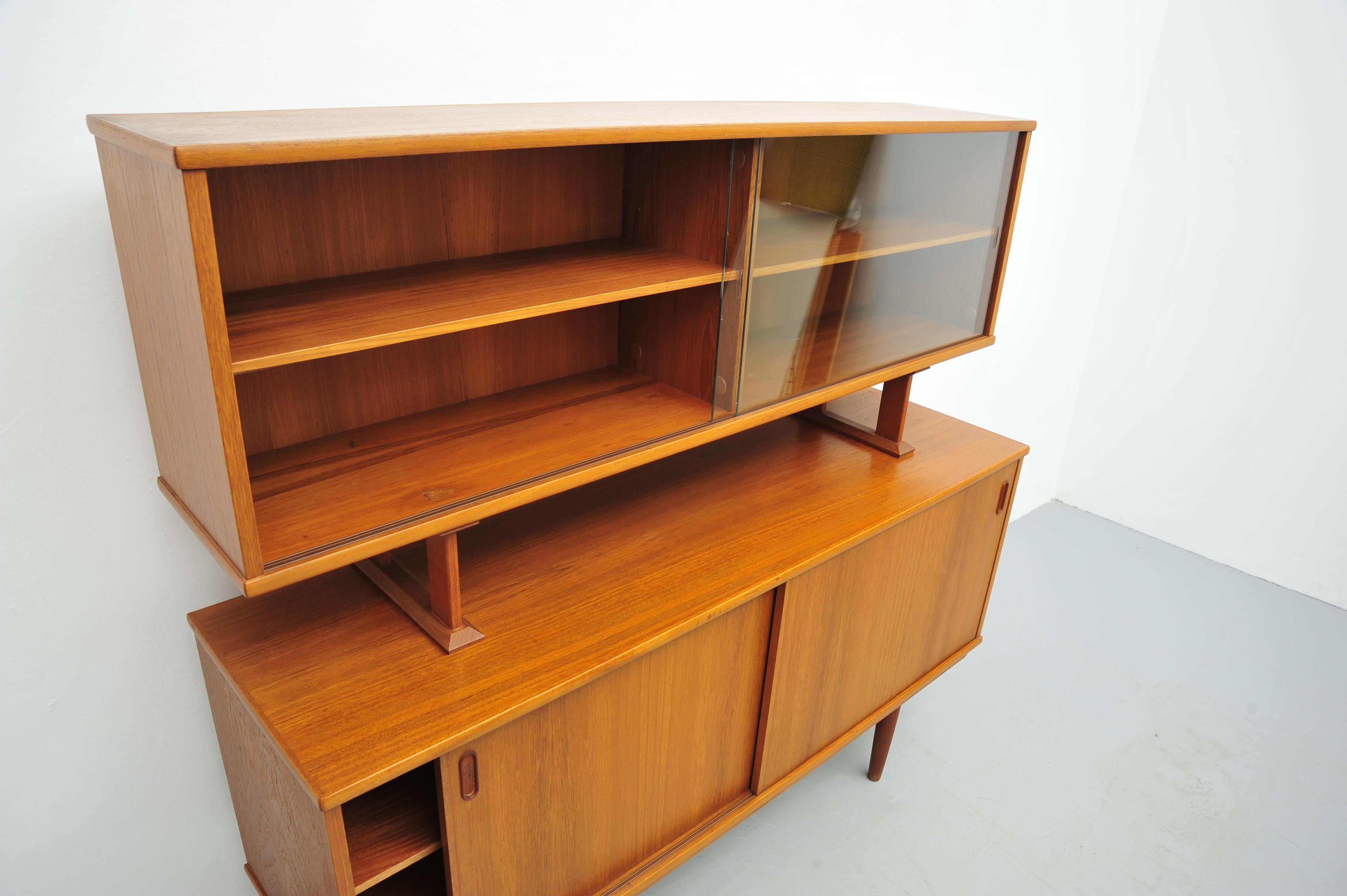 Dyrlund Sideboard mit Aufsatz aus Teakholz For Sale 3