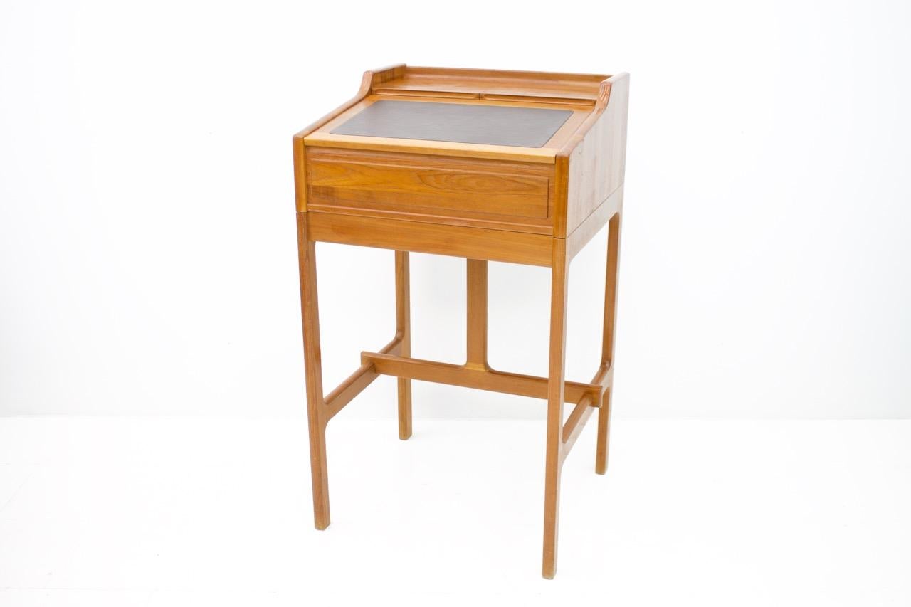Dyrlund Stand-Up Desk in Teak and Leather, Denmark, 1960s For Sale 1