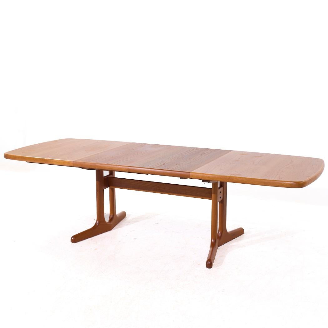 Dyrlund Style MCM Danish Teak Hidden Leaf Expanding Dining Table with 2 Leaves (Table de salle à manger à 2 volets cachés) en vente 5