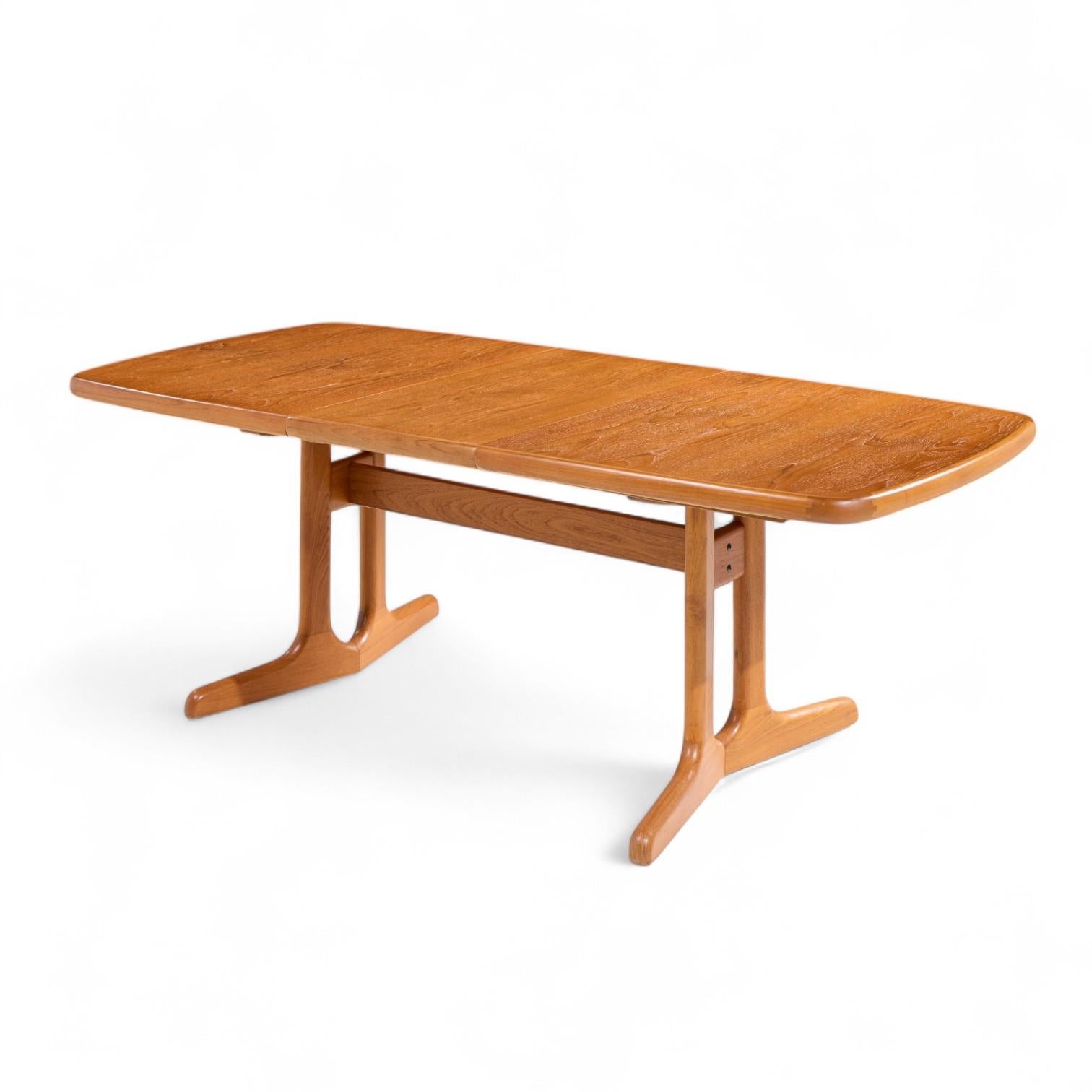 Dyrlund Style MCM Danish Teak Hidden Leaf Expanding Dining Table with 2 Leaves For Sale 7
