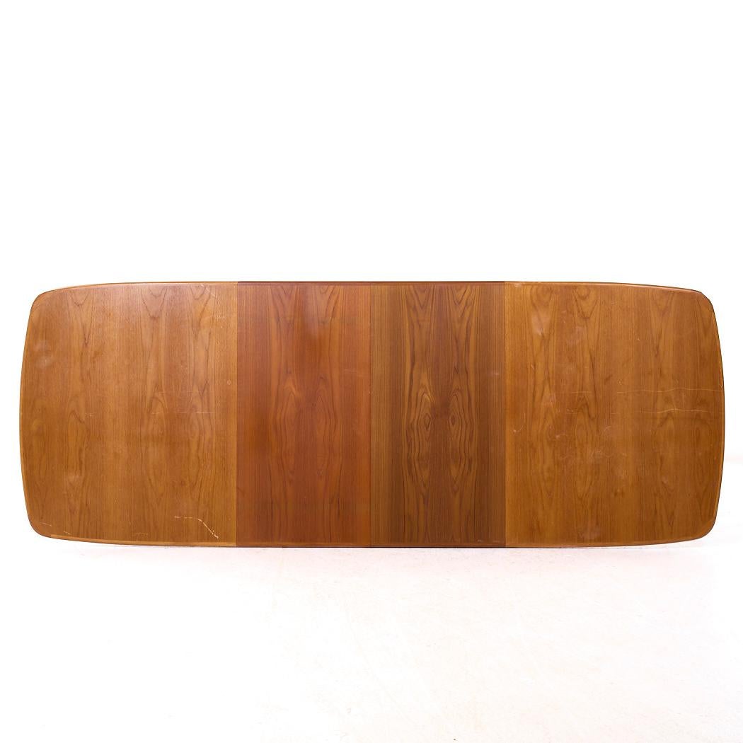 Dyrlund Style MCM Danish Teak Hidden Leaf Expanding Dining Table with 2 Leaves (Table de salle à manger à 2 volets cachés) en vente 6