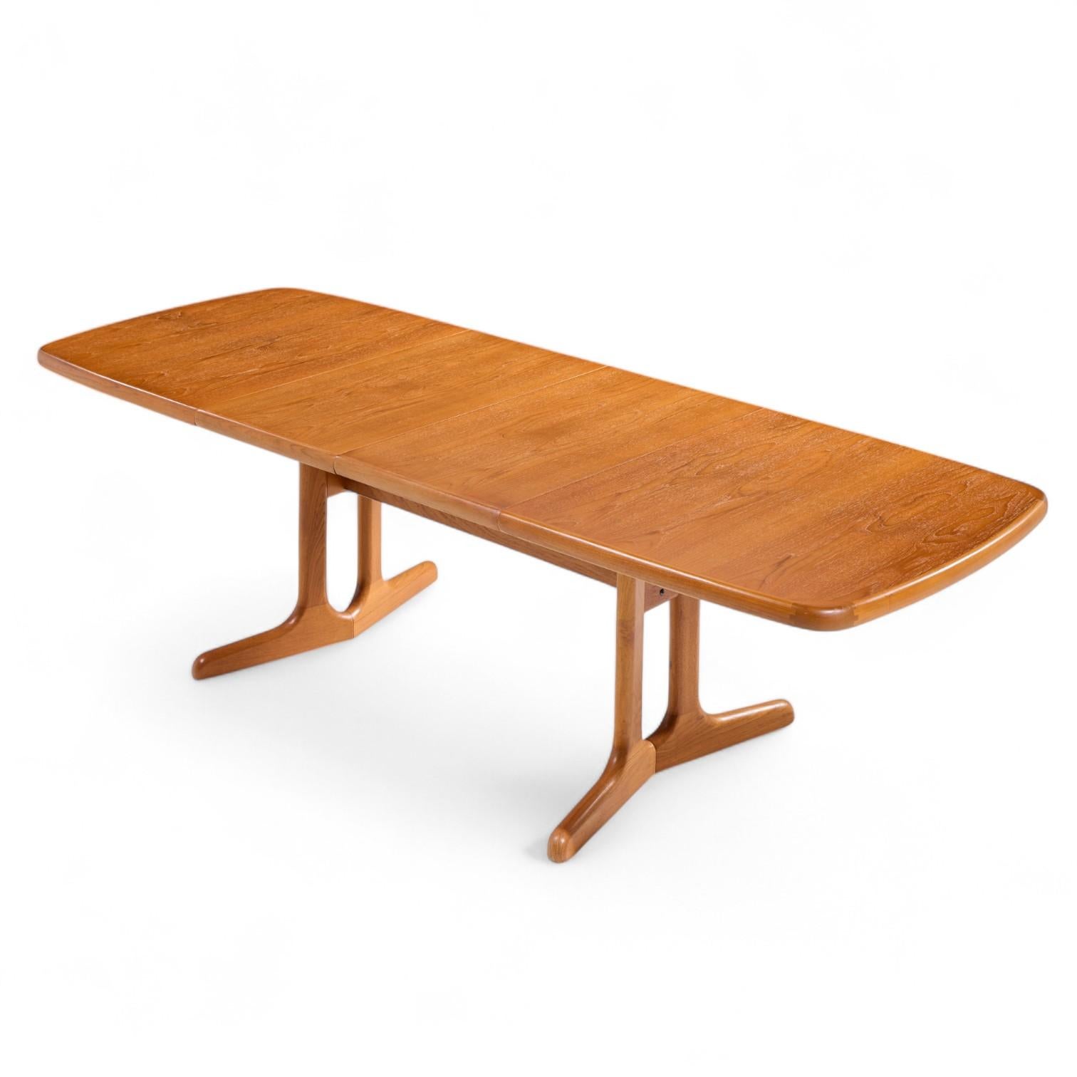 Dyrlund Style MCM Danish Teak Hidden Leaf Expanding Dining Table with 2 Leaves For Sale 8