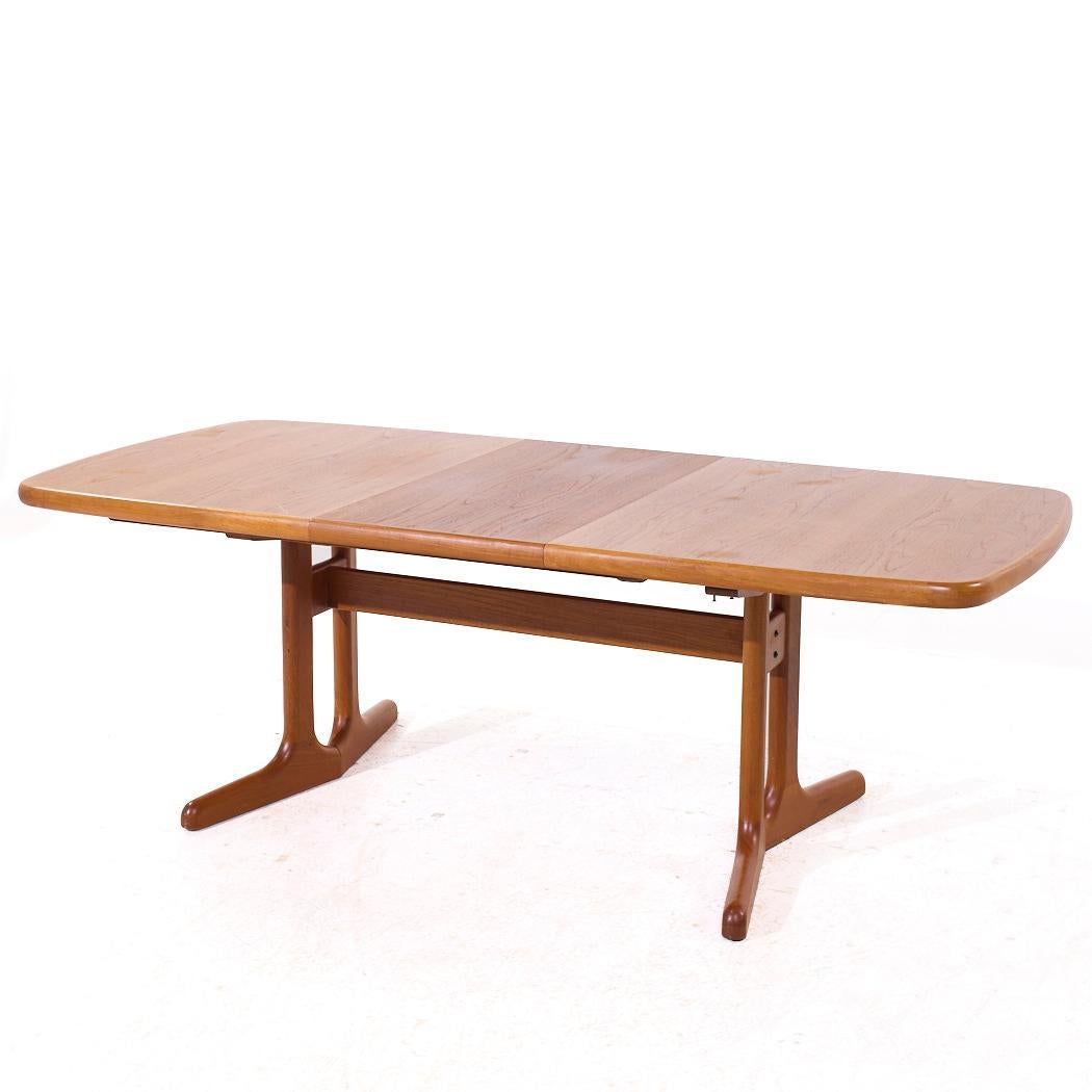Dyrlund Style MCM Danish Teak Hidden Leaf Expanding Dining Table with 2 Leaves (Table de salle à manger à 2 volets cachés) en vente 2
