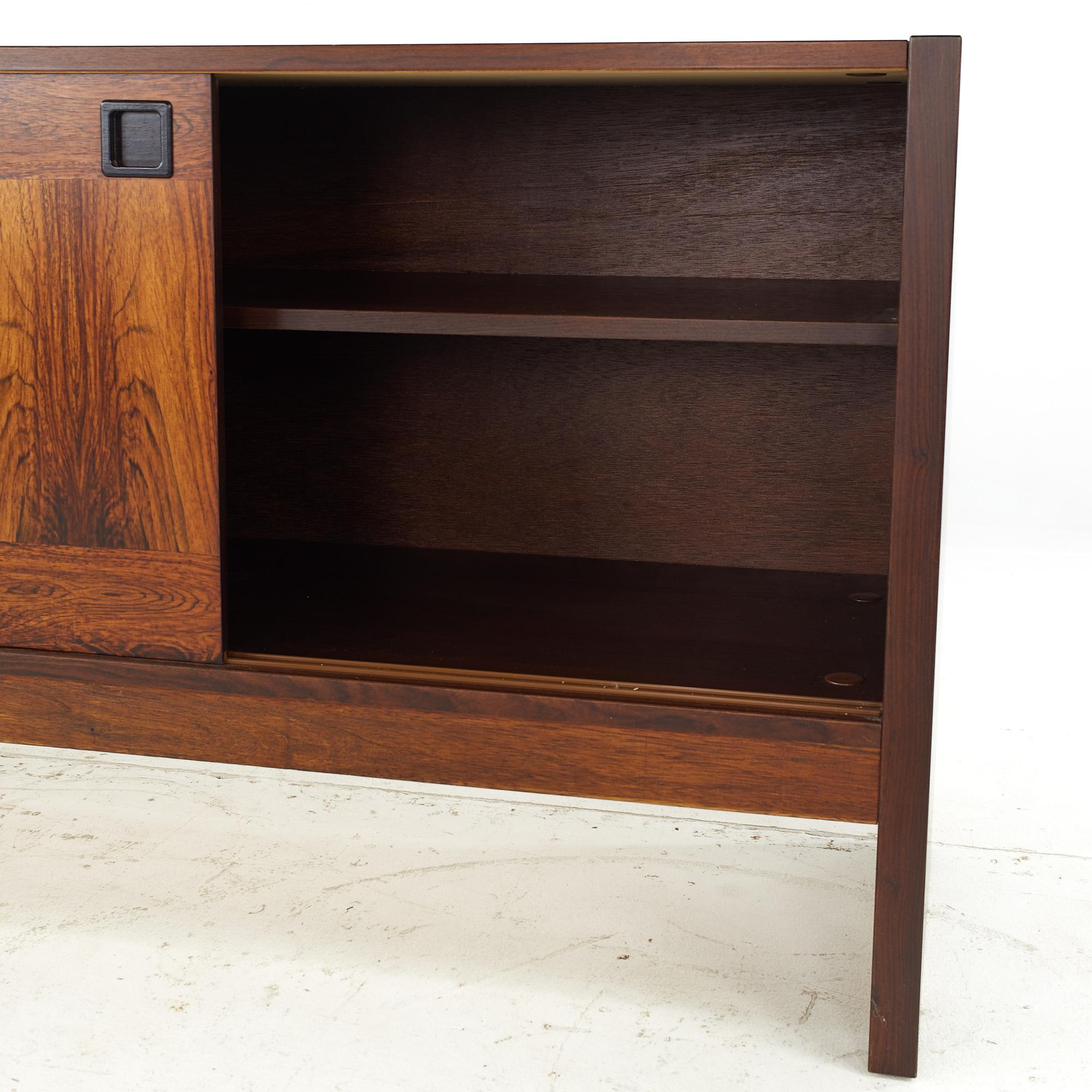 Dyrlund Style Mid-Century Rosewood Buffet and Hutch For Sale 5