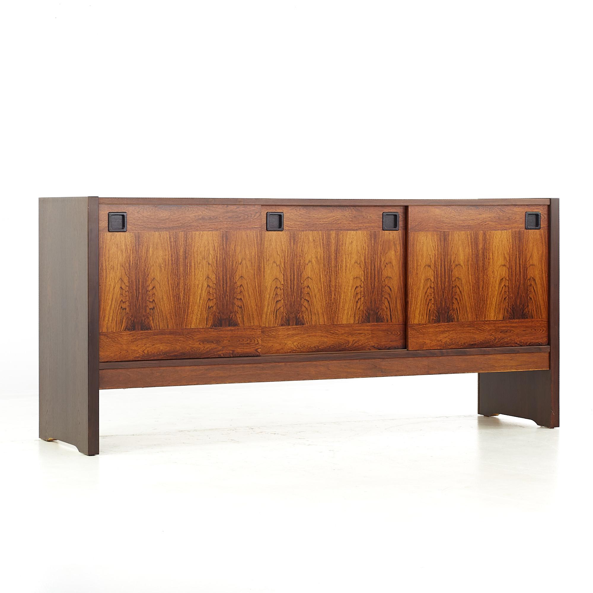 American Dyrlund Style Mid-Century Rosewood Buffet and Hutch For Sale