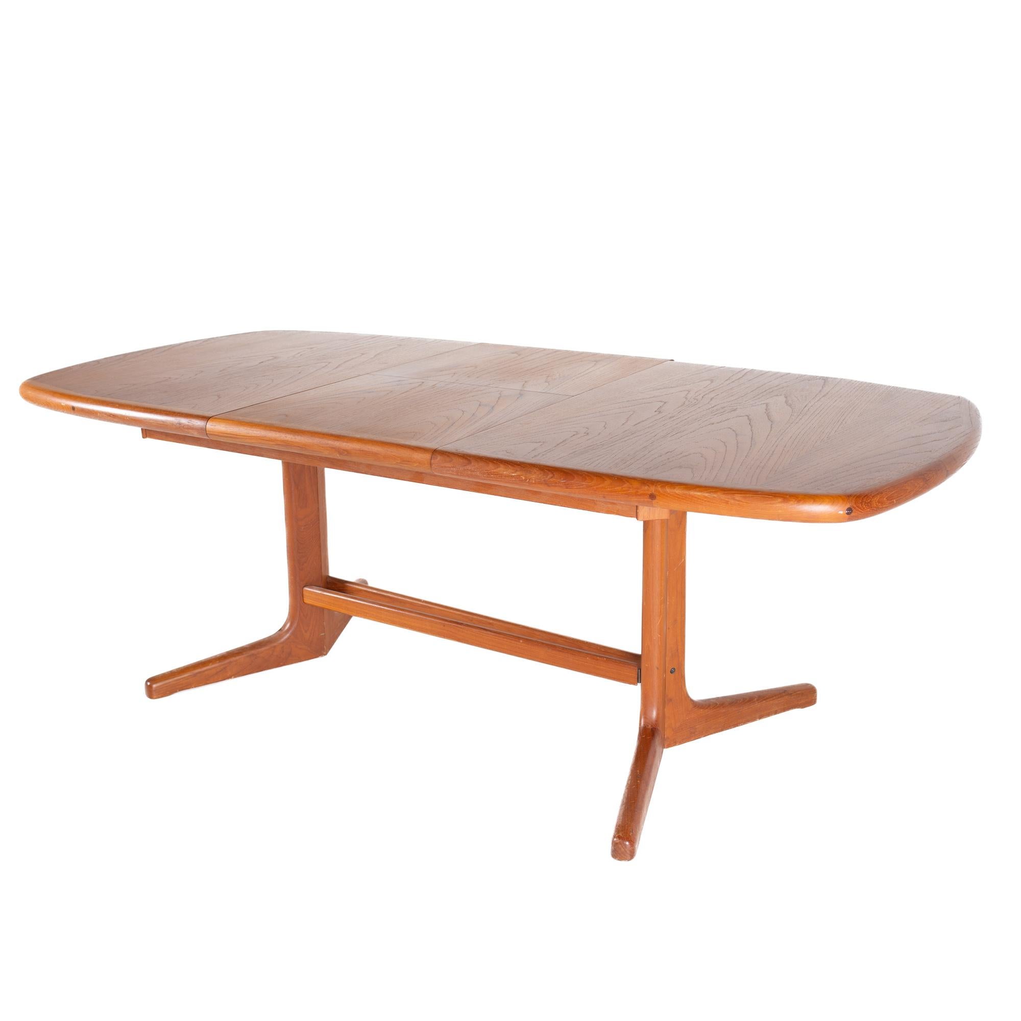 Dyrlund Style Mid Century Teak Hidden Leaf Dining Table In Good Condition For Sale In Countryside, IL