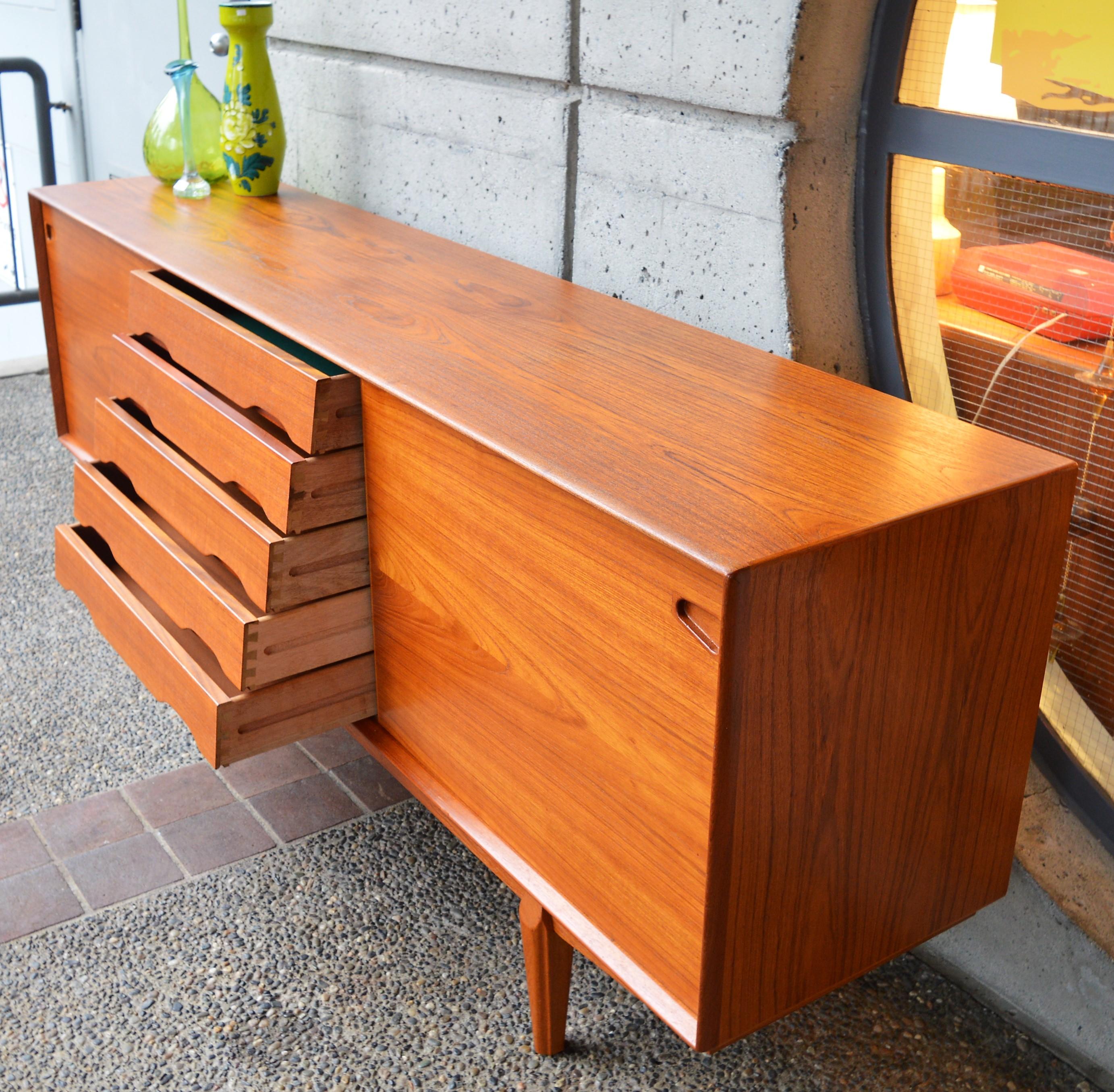 Dyrlund Teak Credenza by Rosengren Hansen with Louver Drawers and Finished Back In Good Condition In New Westminster, British Columbia