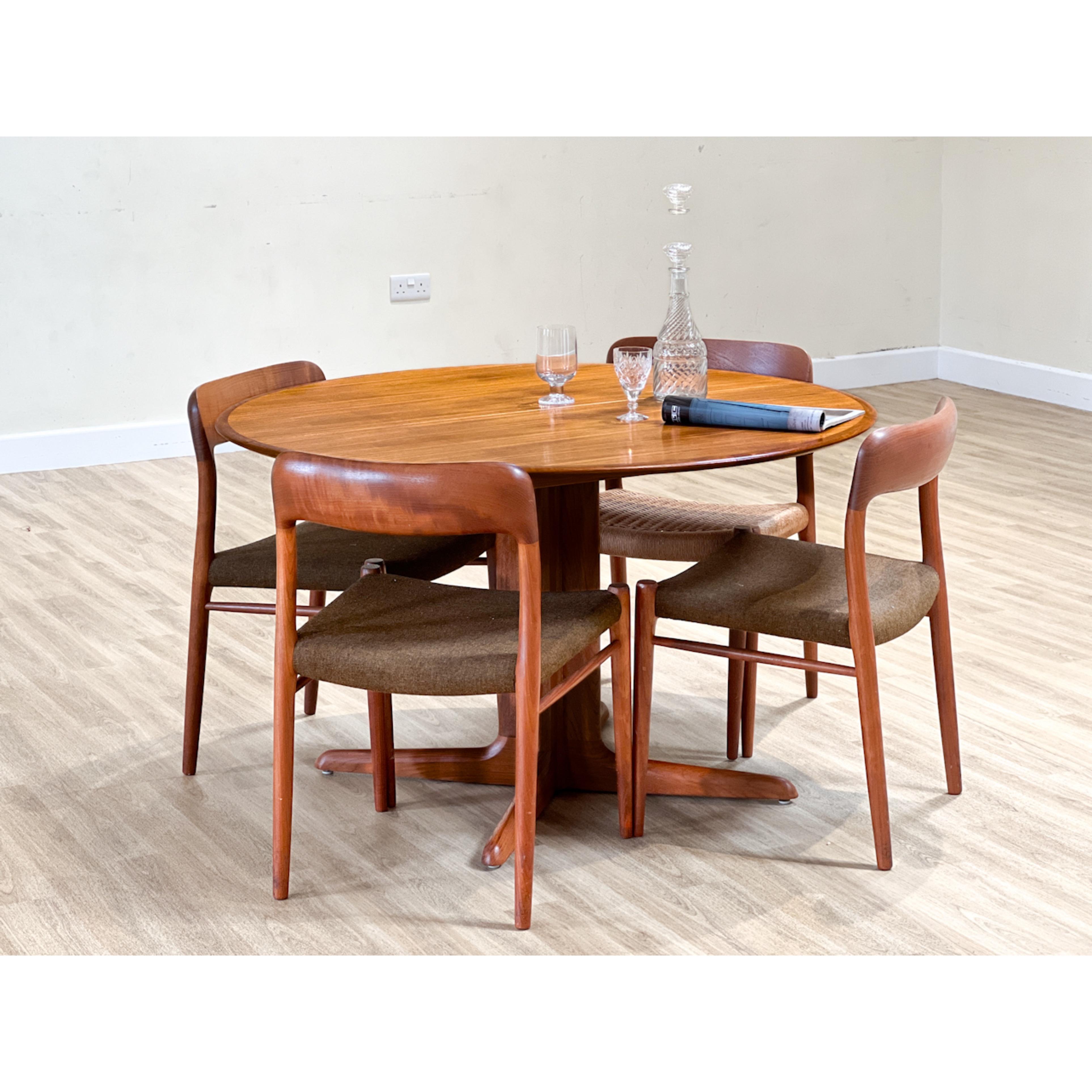 This exquisite teakwood table comes from the skilled hands of the renowned furniture maker Dyrlund in Denmark, crafted during the 1960s.

Dyrlund have a longstanding reputation and their furniture is featured in the offices of several heads of
