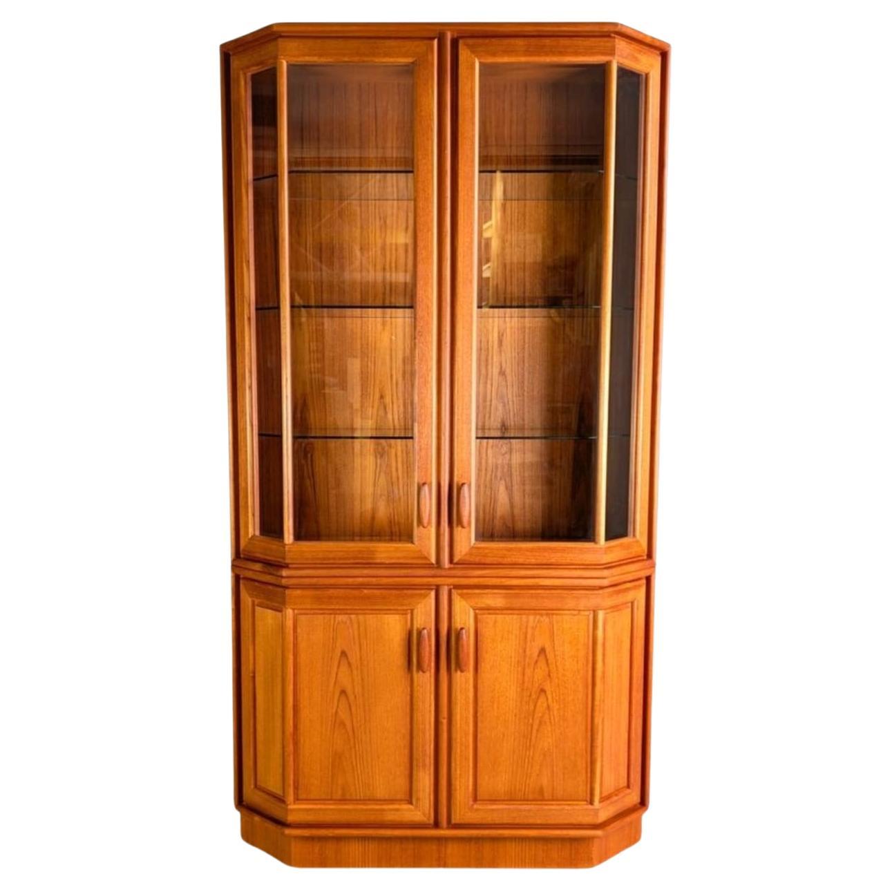 Dyrlund Vitrine Midcentury Teak dänisches Design Vintage Kommode im Angebot
