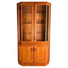 Commodes and Chests of Drawers
