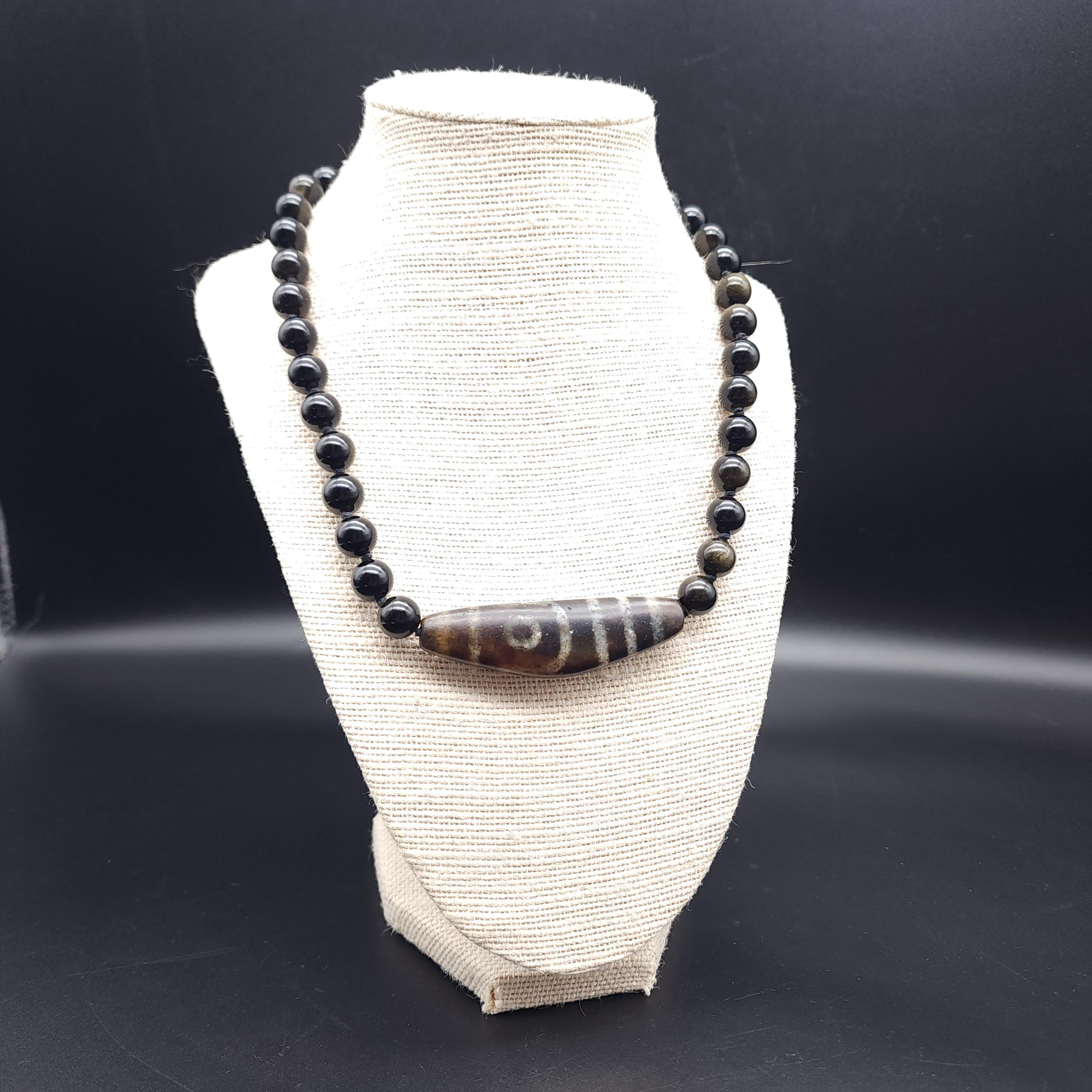 Dzi Pendant Centerpiece, Obsidian Beads Knotted Necklace  Sterling Silver Clasp In Excellent Condition For Sale In Milford, DE