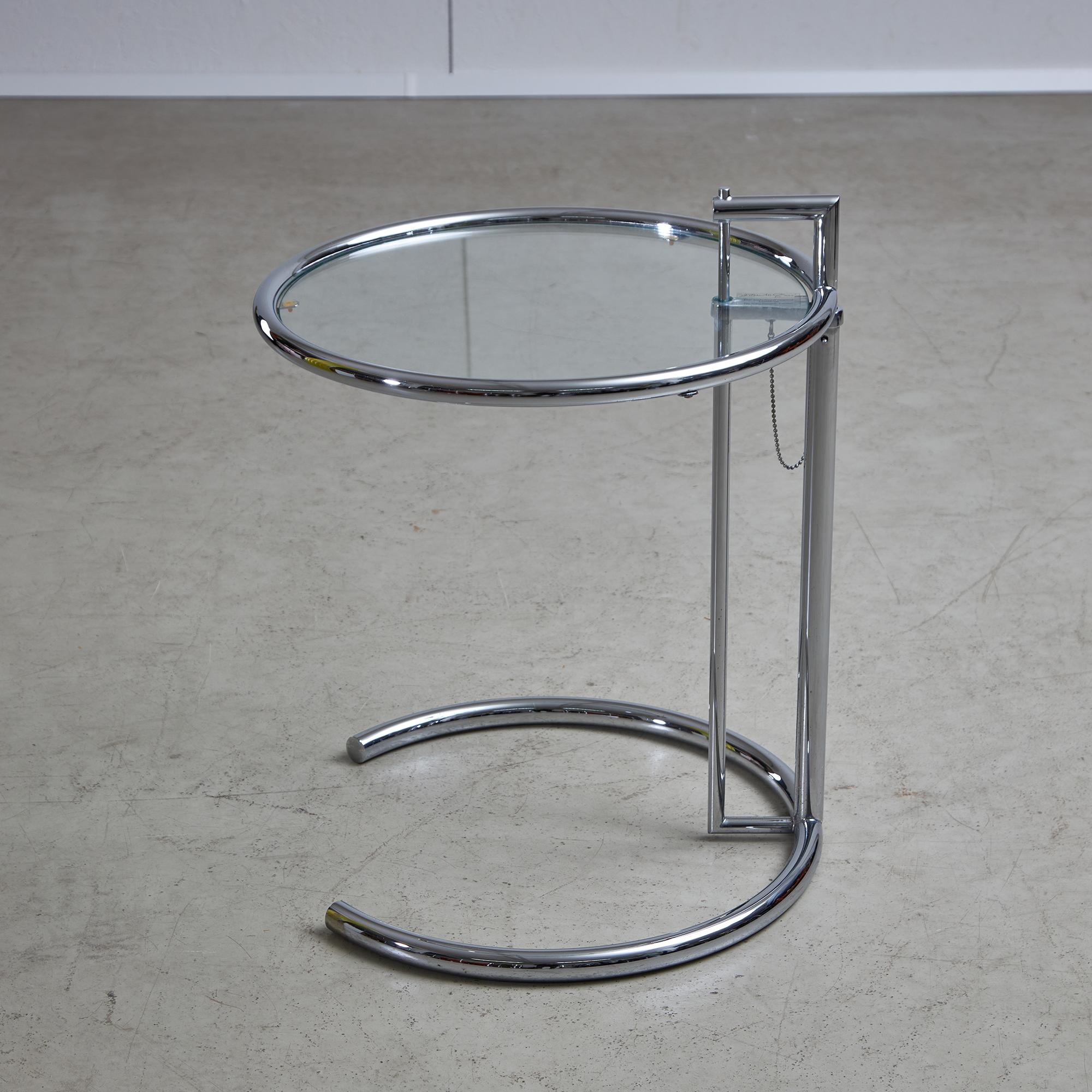 E-1027 Adjustable Table by Eileen Grey for Classicon, 1927 In Good Condition For Sale In Budapest, HU