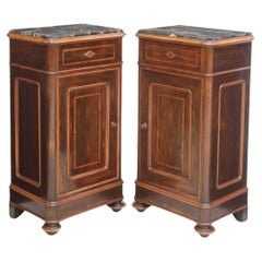E. Antico mobile da letto italiano del 1900 in palissandro intarsiato e marmo, set di due!