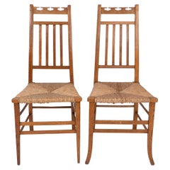 E A Taylor attribué à Wylie & Lochhead. Paire de chaises d'appoint Arts & Crafts