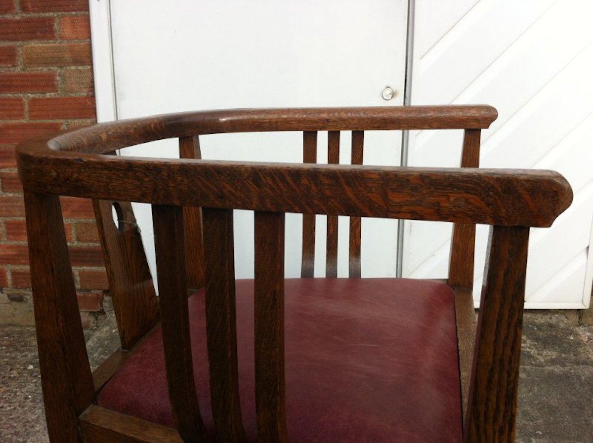 E.A Taylor Attributed, a Good Stylish Arts & Crafts Oak Tub Chair (chaise à cuve en chêne) en vente 5