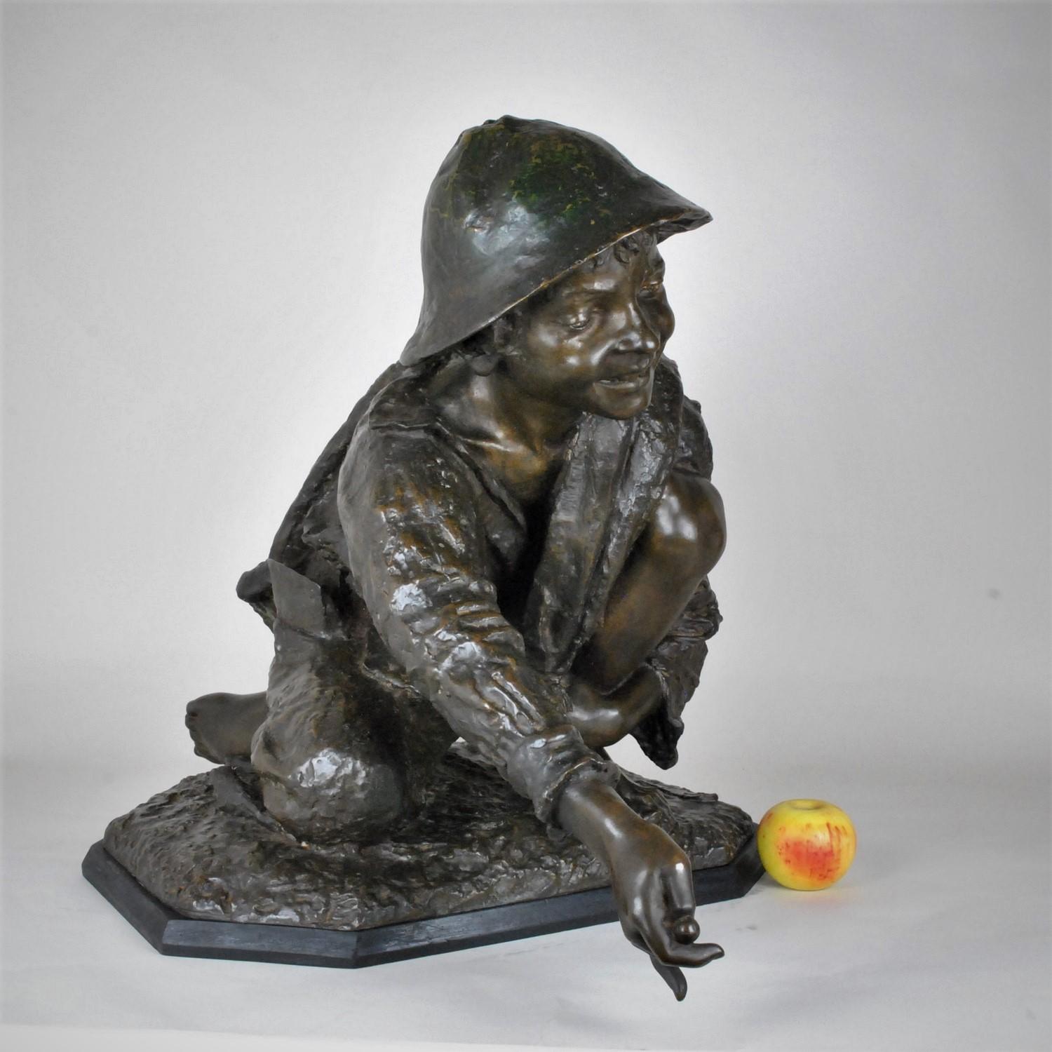 Large bronze with brown patina representing a young marbles player: squatting, arm outstretched, he is about to shoot his marble

Wooden base

Sculpture signed by the Italian artist Enrico Astorri (1859-1921)

Wear of time (see photos )

Measures: