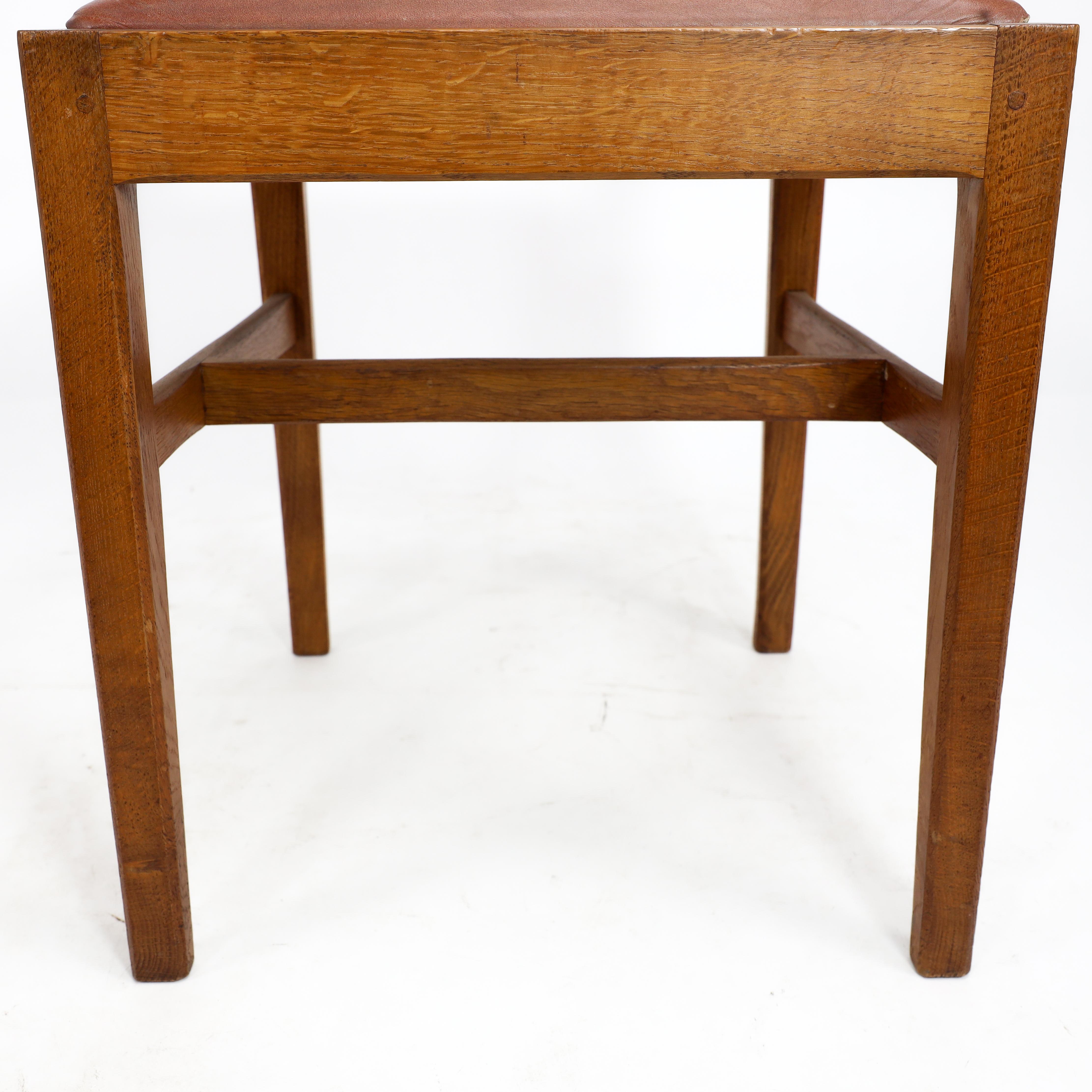 E Barnsley para la Oficina de Industrias Rurales Seis sillas de comedor Arts & Crafts de roble en venta 2