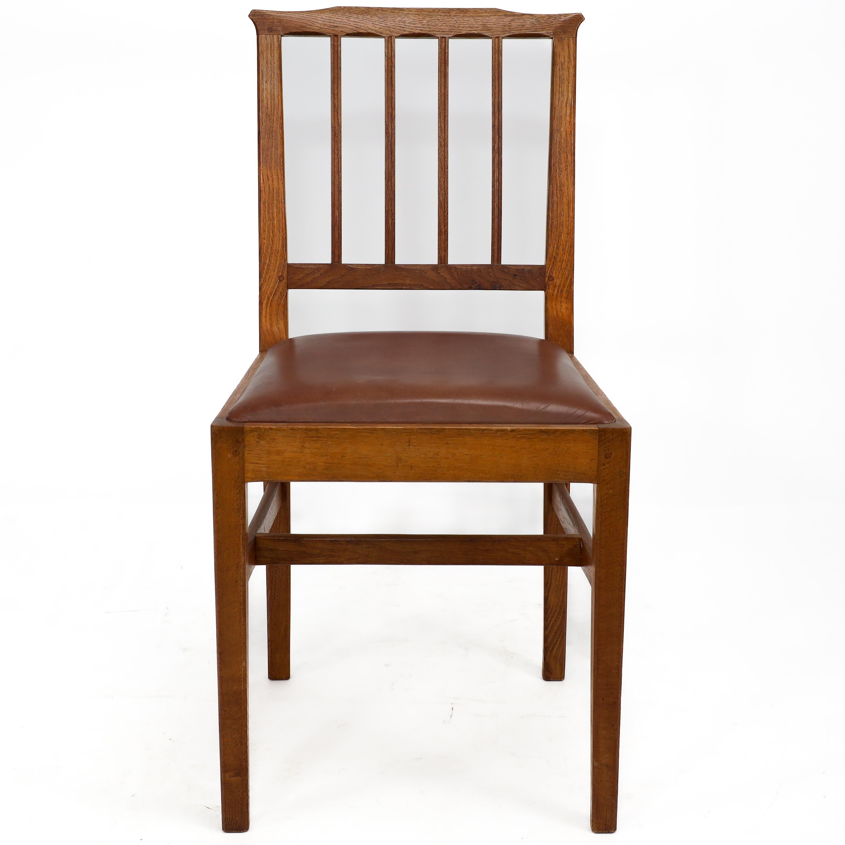 E Barnsley para la Oficina de Industrias Rurales Seis sillas de comedor Arts & Crafts de roble Artes y manualidades en venta
