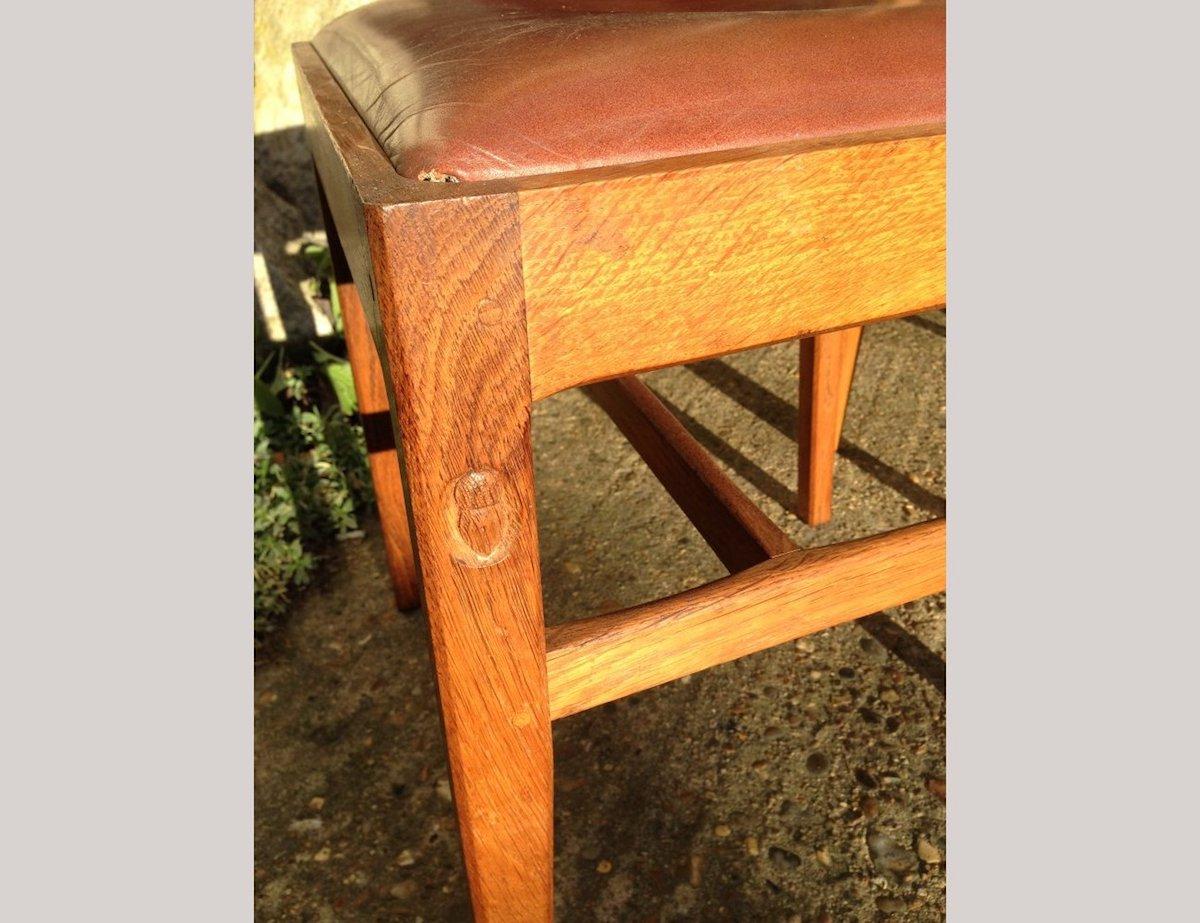 E Barnsley for the Rural Industries Bureau Six Arts & Crafts Oak Dining Chairs In Good Condition For Sale In London, GB