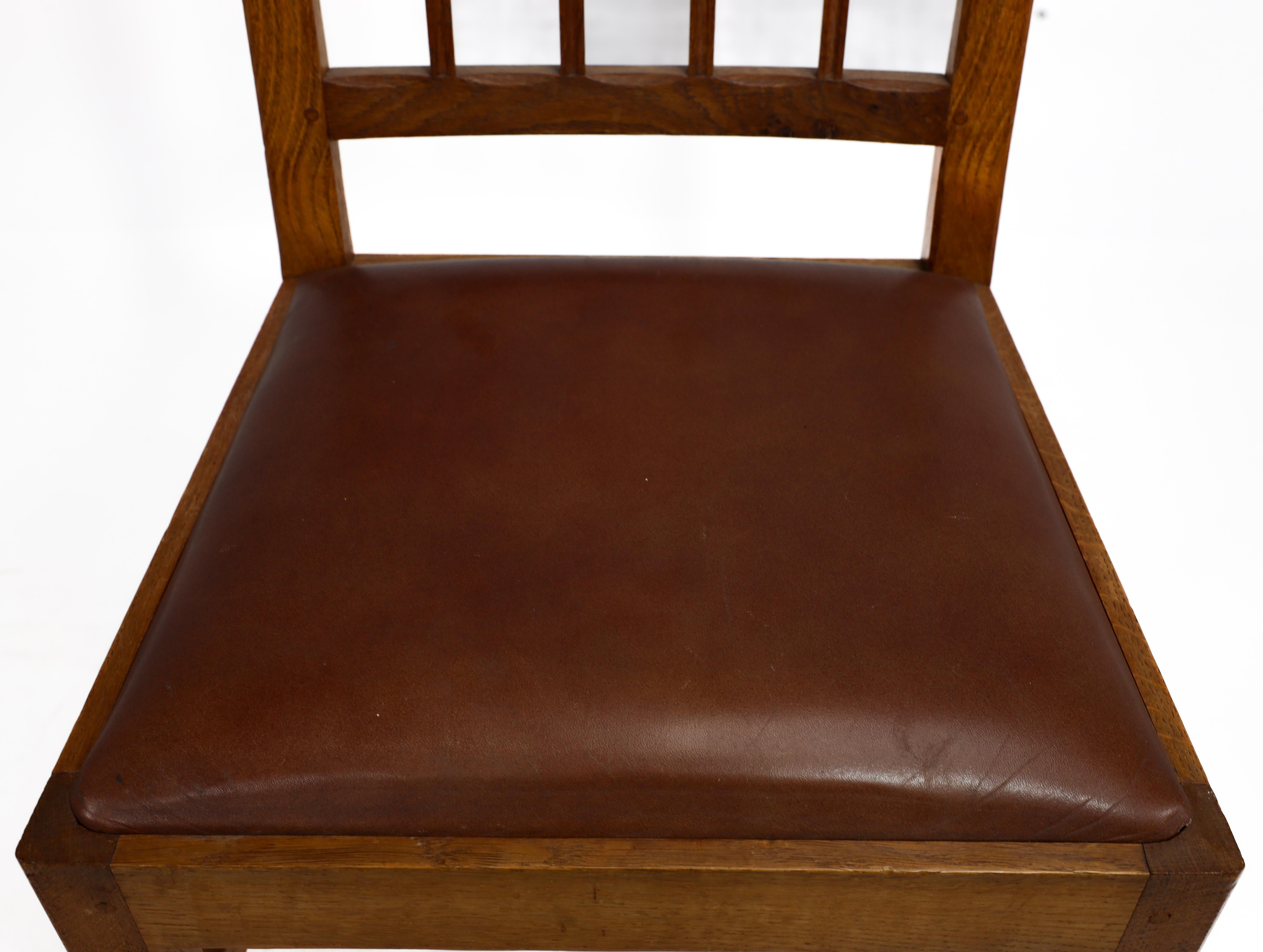 E Barnsley para la Oficina de Industrias Rurales Seis sillas de comedor Arts & Crafts de roble en venta 1