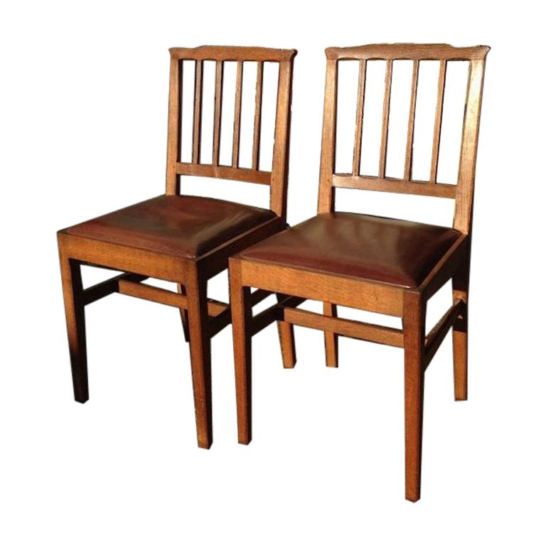 E Barnsley for the Rural Industries Bureau Six Arts & Crafts Oak Dining Chairs