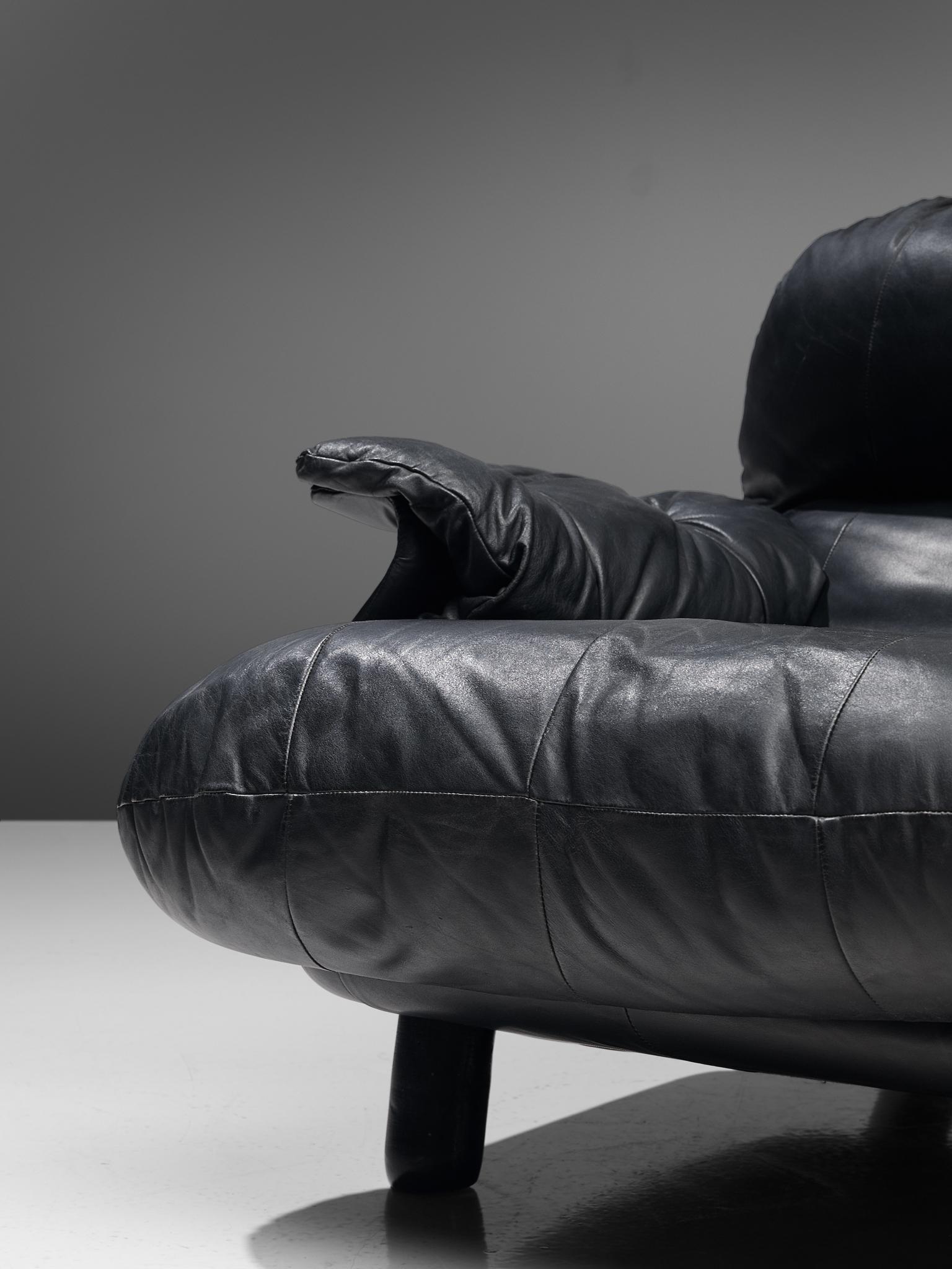 E. Cobianchi Lounge Chairs in Black Leather In Good Condition In Waalwijk, NL