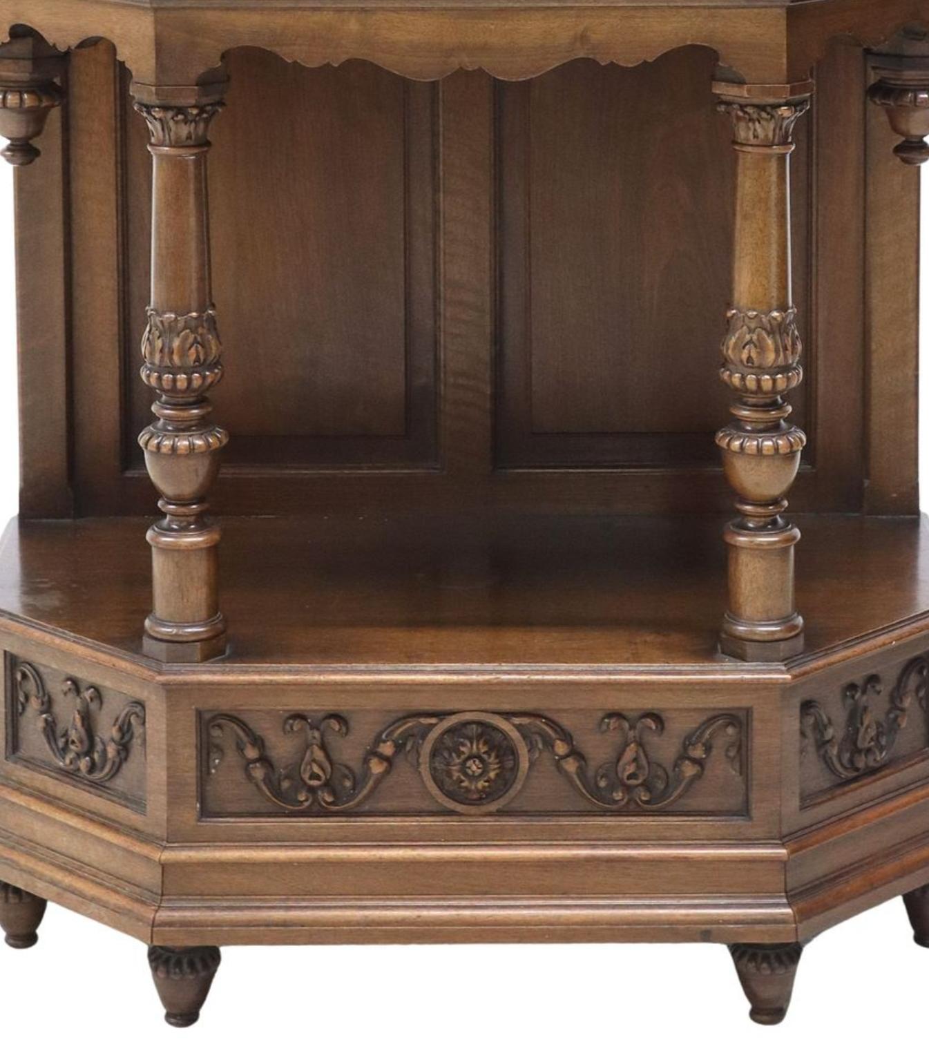 E. Dienst & Fils Paris French Renaissance Revival Antique Credence Cupboard (Eichenholz) im Angebot