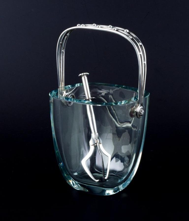 E. Dragsted, Danish silversmith. Modernist ice bucket in art glass In Excellent Condition For Sale In Copenhagen, DK
