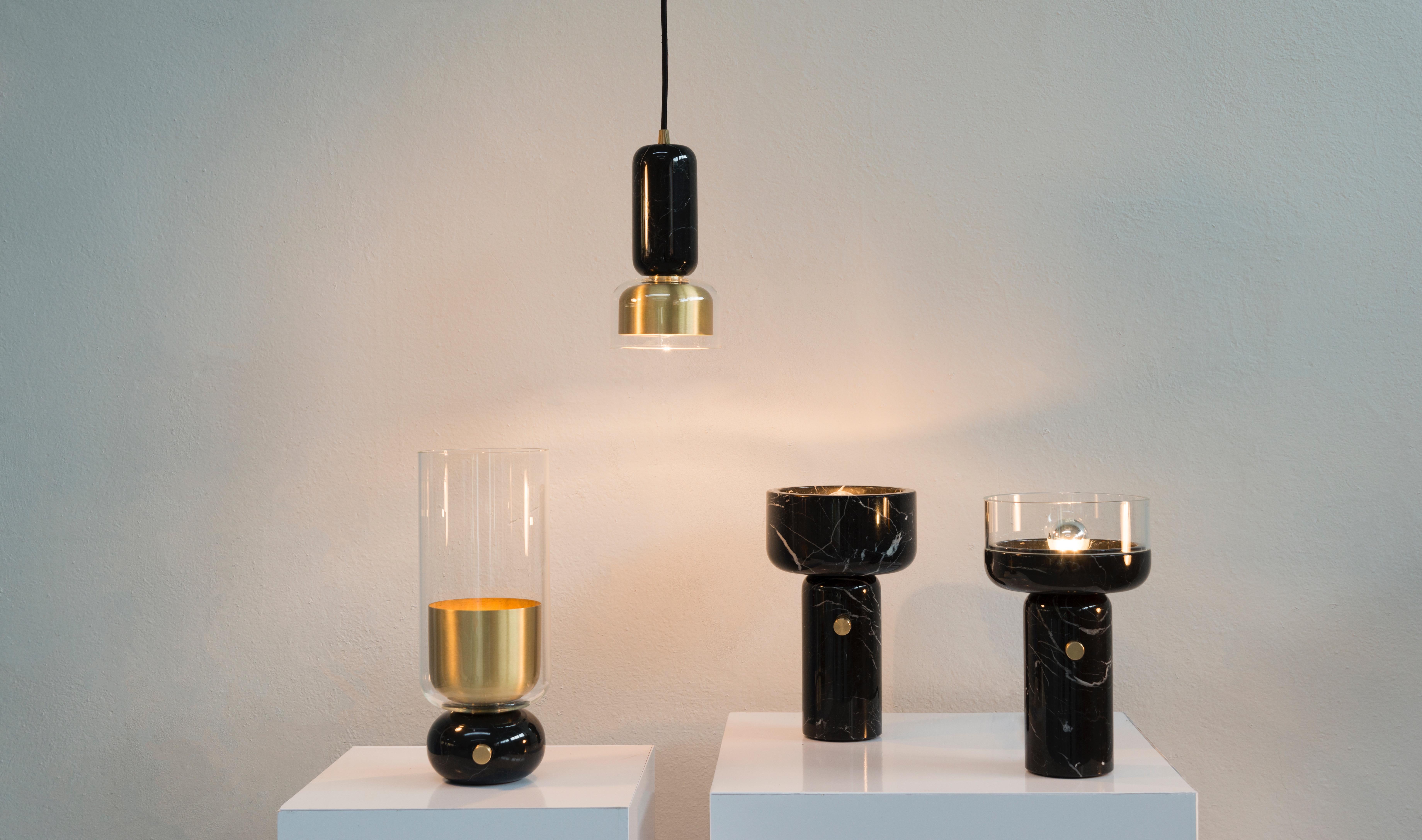 Fait main E. Elizarova pour Matlight Studio - Lampe de table italienne en marbre noir et verre en forme de coupe en vente