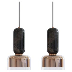 E. Elizarova Italienischer Minimalist Schwarzer Marmor Glas Messing Paar Moderne Pendelleuchten
