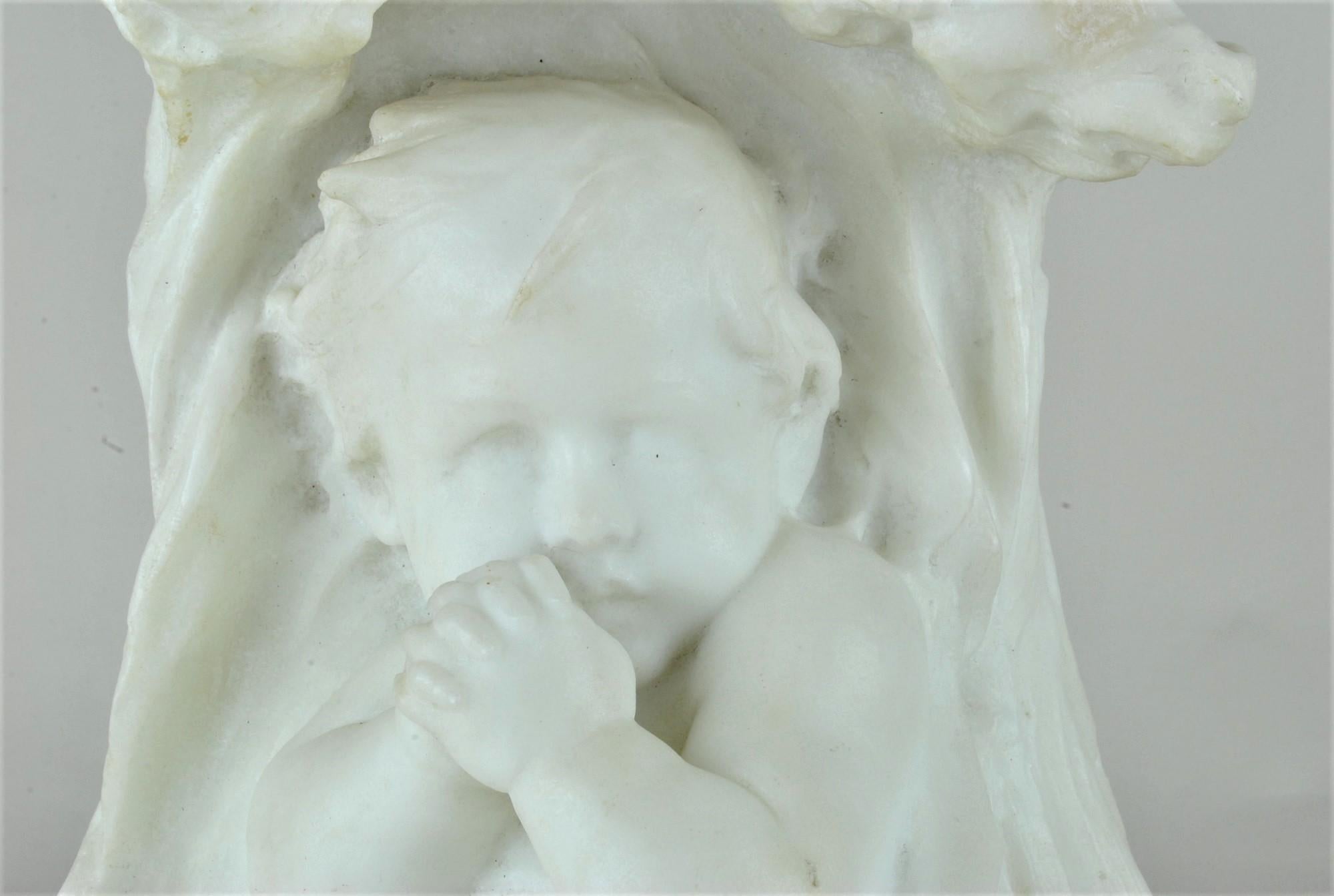 20ième siècle E Fortiny, Baby In Marble, fin XIXe/début XXe siècle en vente
