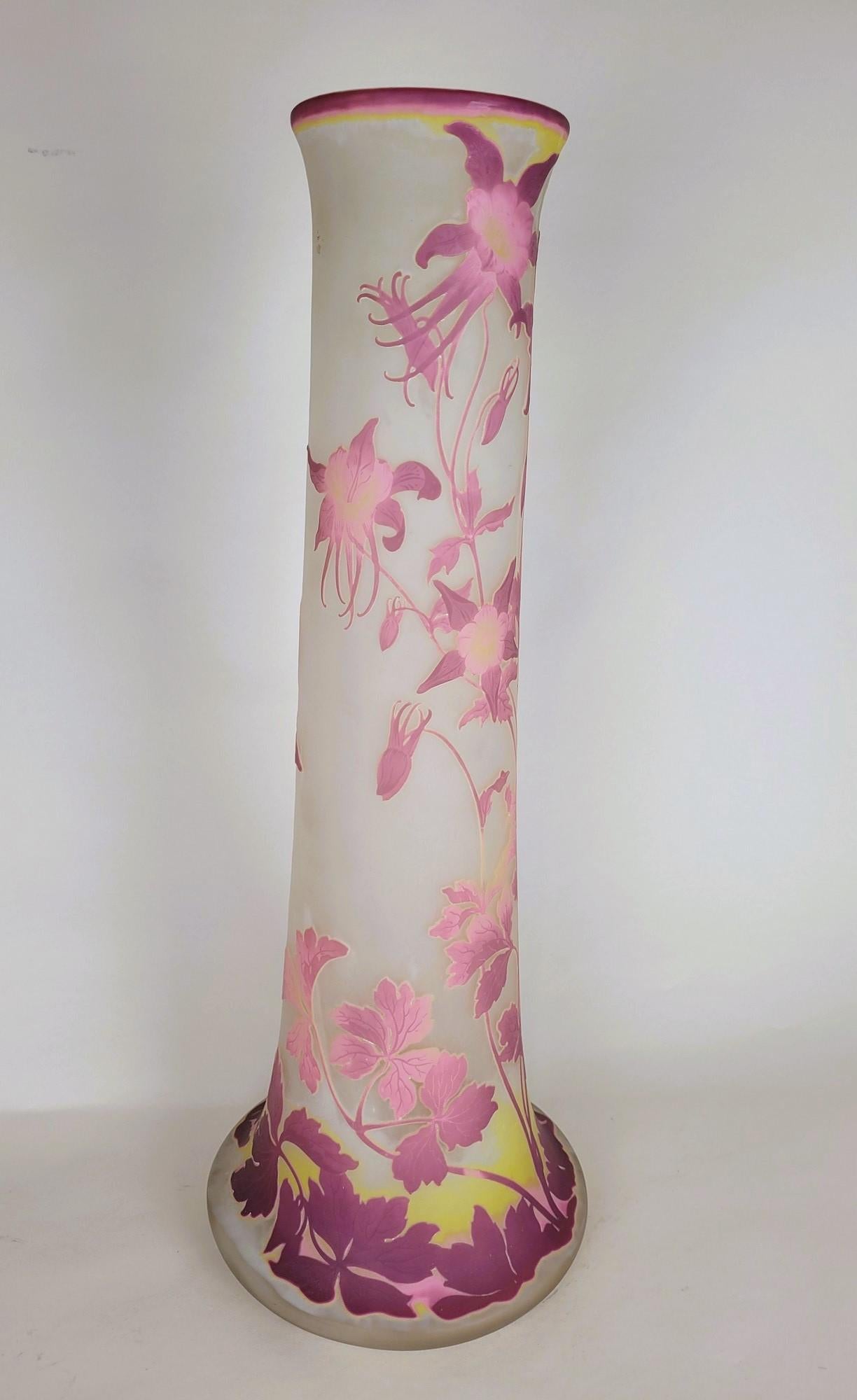 E Gallé, Large Vase With Comumbines, Art Nouveau For Sale 3