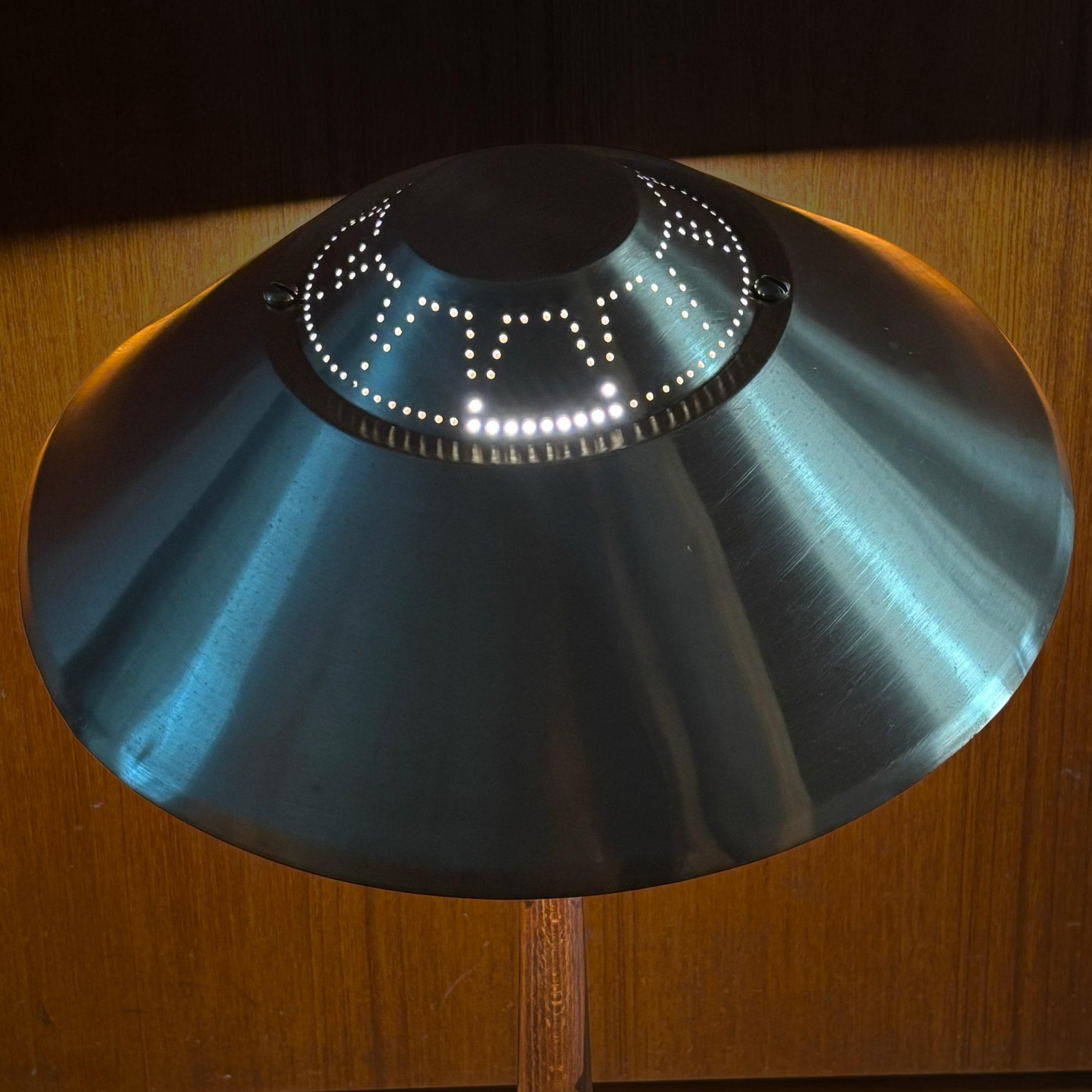 E. Hansson & Co, Malmö, lampe de table 568, milieu du siècle, laiton, Suède, années 1940 en vente 1