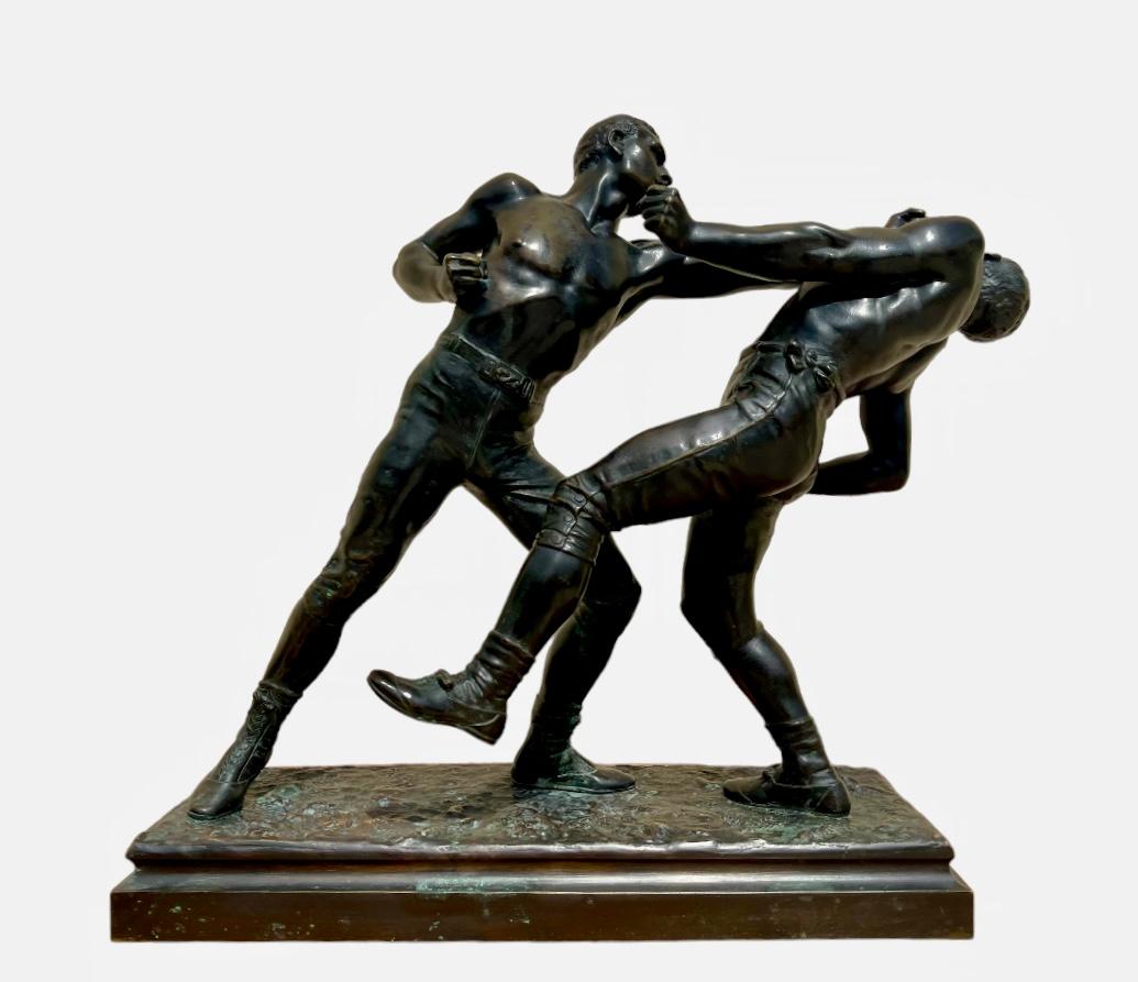 Exceptional bronze sculpture signed on the terrace by E. Hébert (1828-1893). Representation of a bare-handed fight. Circa 1880. Very beautiful fineness of the carving and very good condition. Beautiful original brown and green