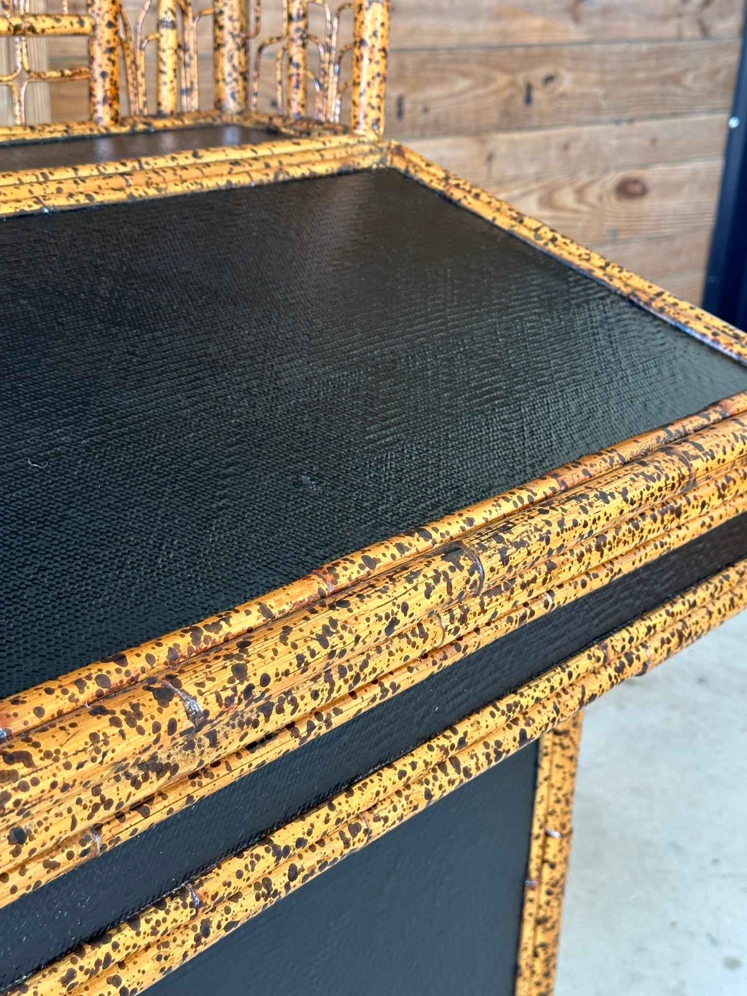 E Murio Manila Refinish Chippendale RTattan Slant Top Desk In Good Condition In North Fort Myers, FL